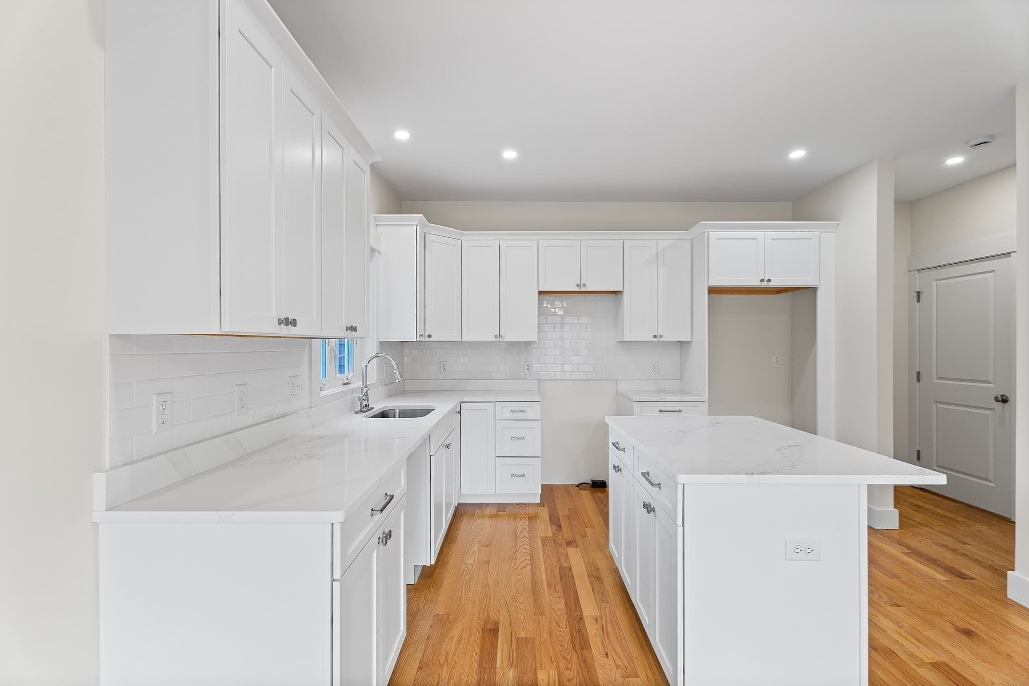 Single Family Residence at 76 Valmor St, Worcester MA 01604, Worcester, photo 12 of 39