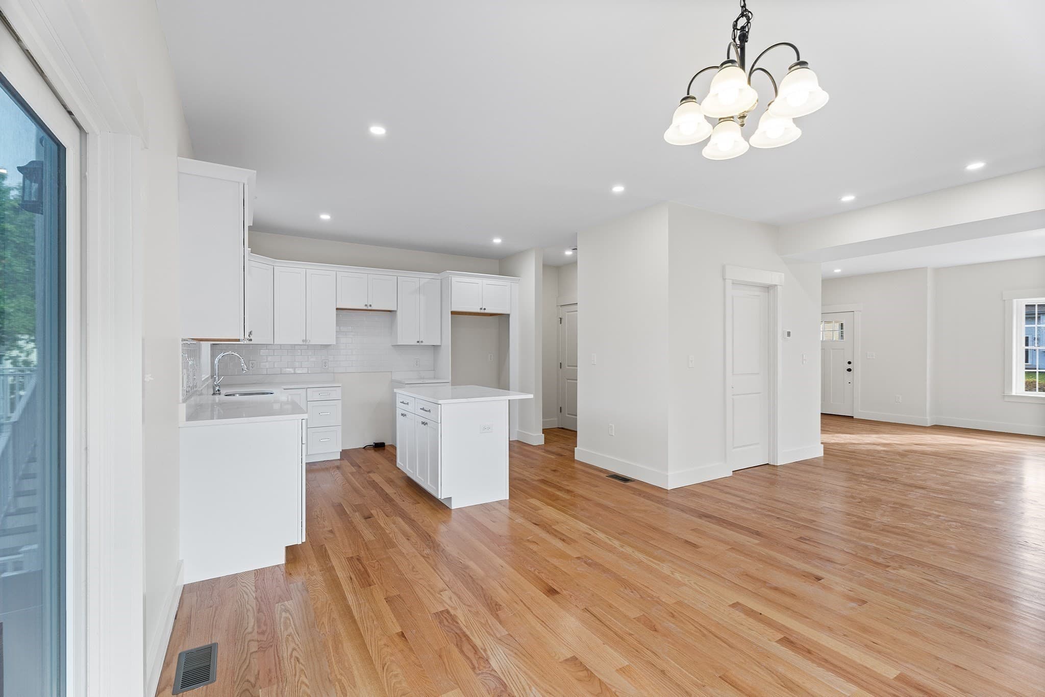 Single Family Residence at 76 Valmor St, Worcester MA 01604, Worcester, photo 10 of 39