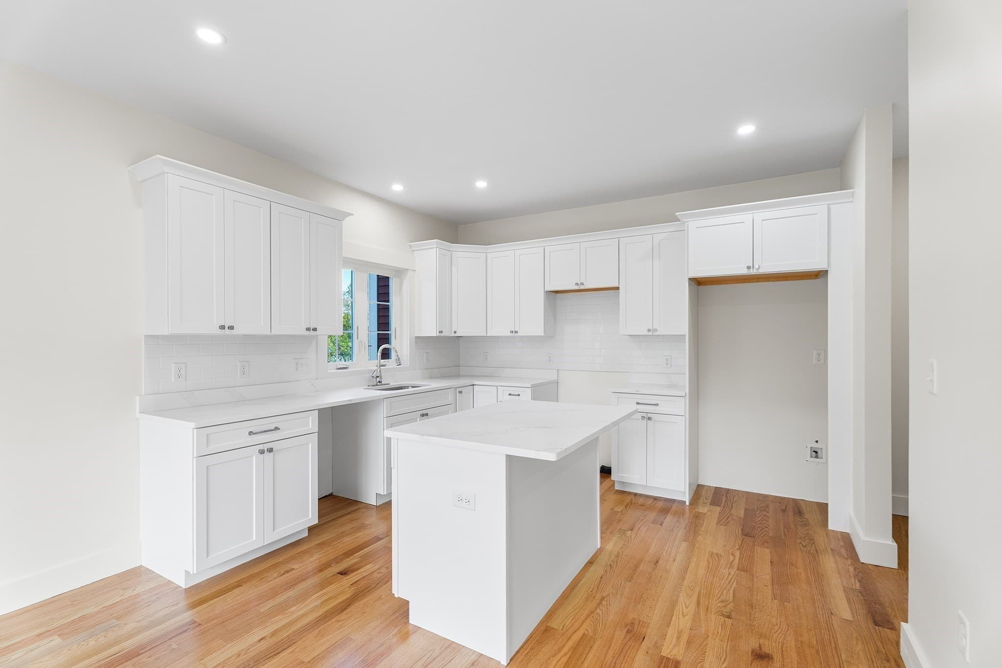 Single Family Residence at 76 Valmor St, Worcester MA 01604, Worcester, photo 11 of 39