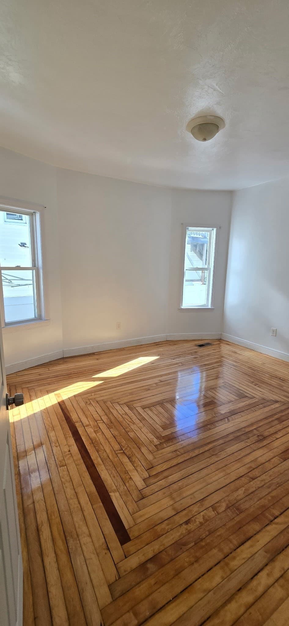Multi Family at 376 Ferry St, Everett MA 02149, Everett, photo 6 of 19