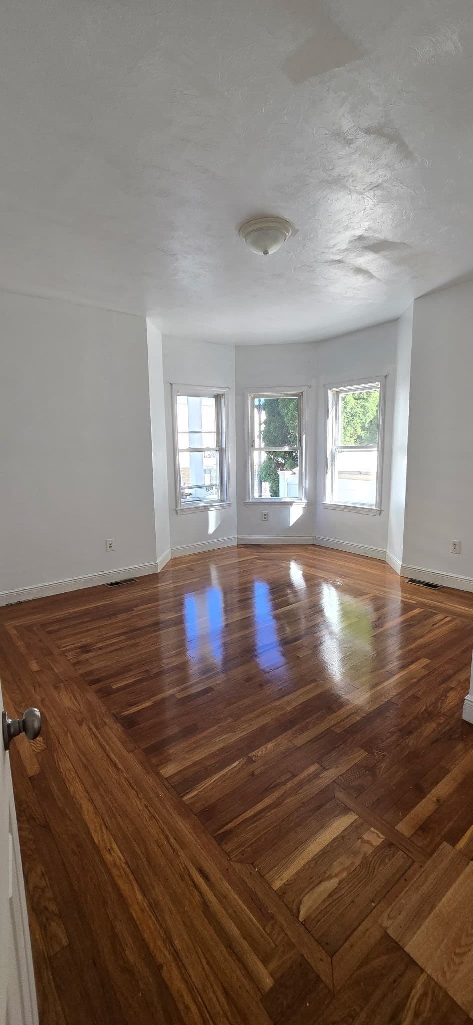 Multi Family at 376 Ferry St, Everett MA 02149, Everett, photo 9 of 19