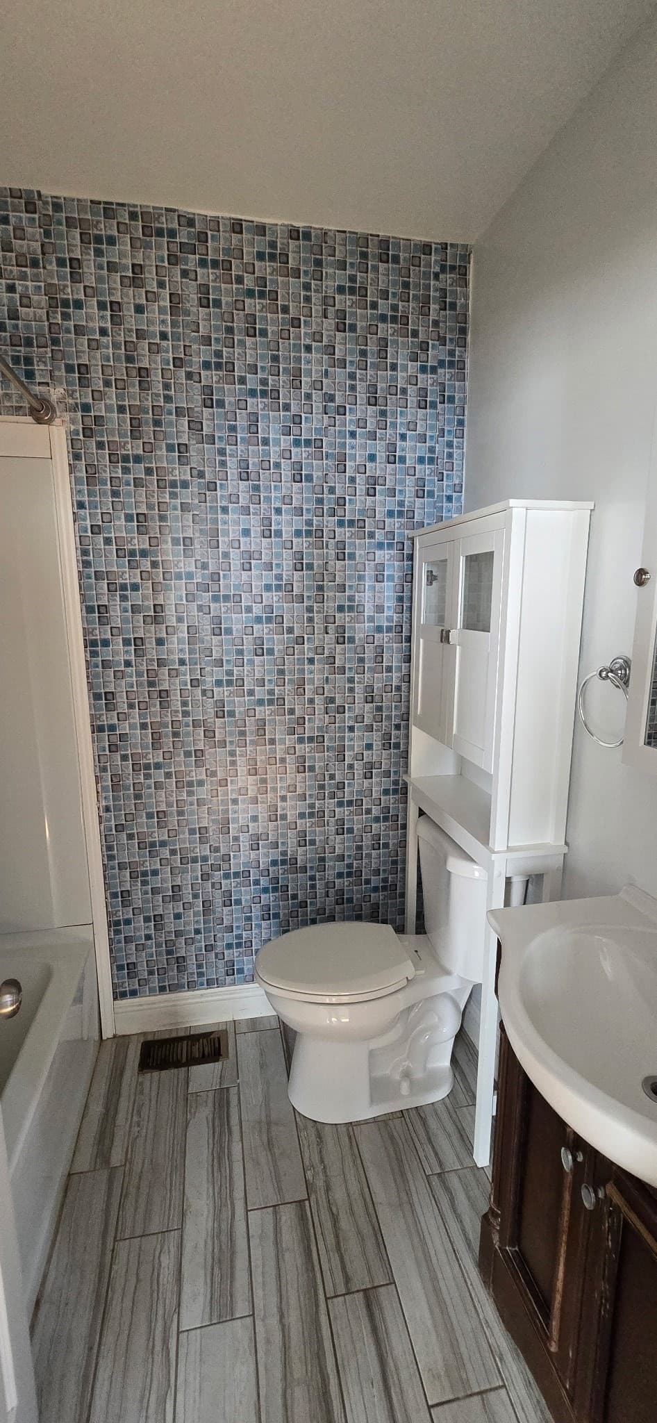 Multi Family at 376 Ferry St, Everett MA 02149, Everett, photo 14 of 19