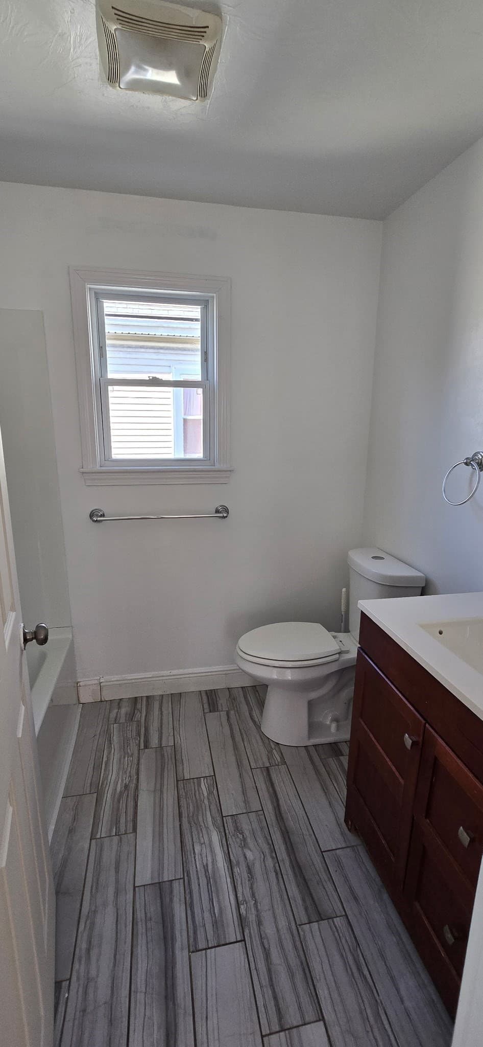 Multi Family at 376 Ferry St, Everett MA 02149, Everett, photo 15 of 19
