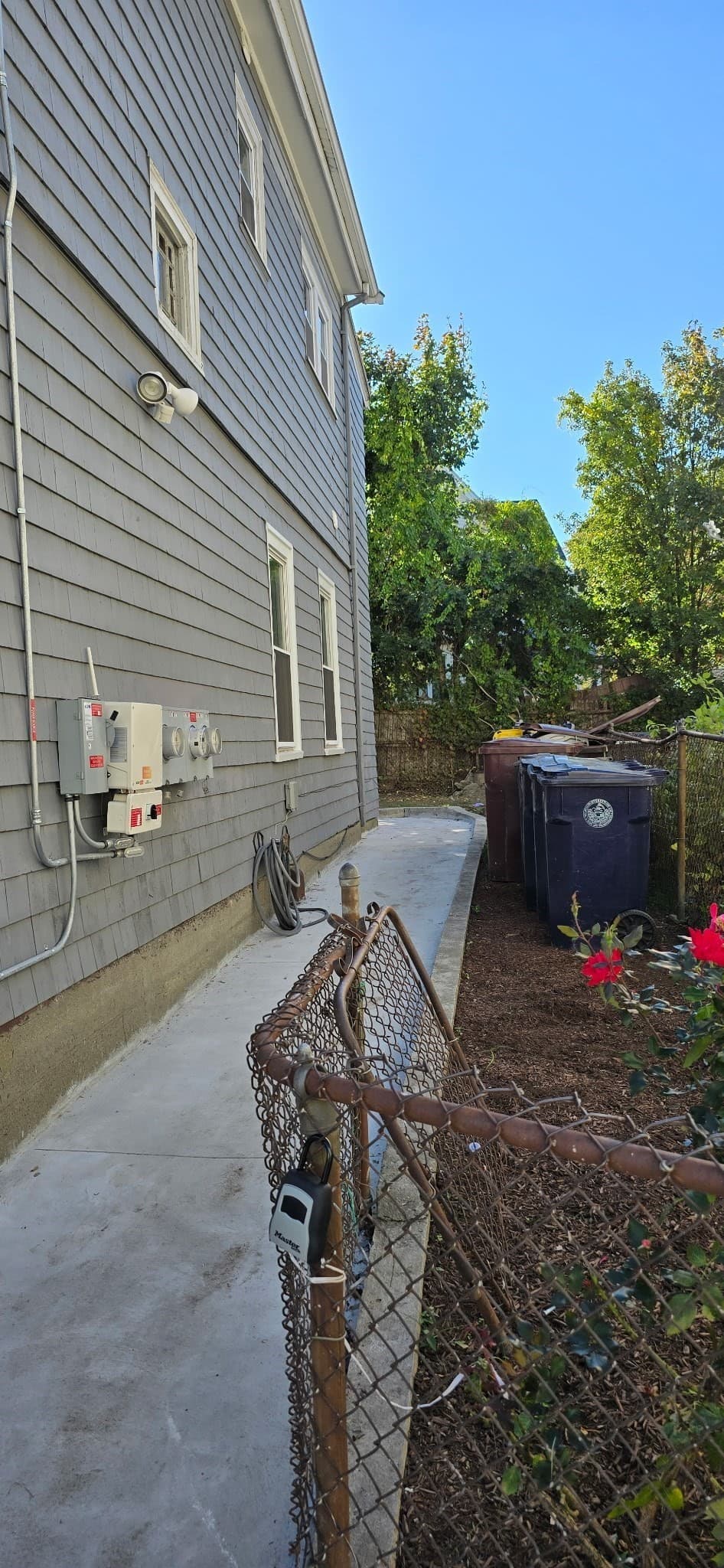 Multi Family at 376 Ferry St, Everett MA 02149, Everett, photo 4 of 19