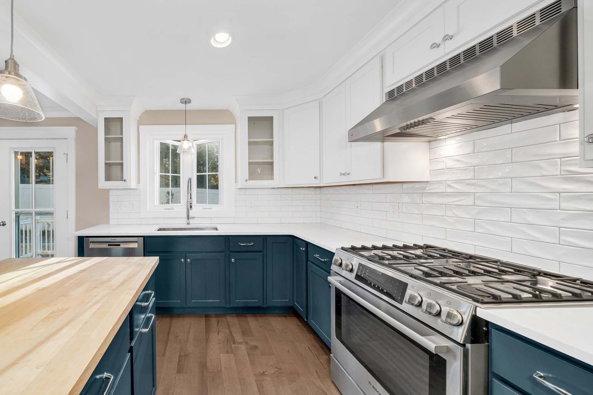 Condominium at 16 Hines Way # 16, Newburyport MA 01950, photo 7 of 37