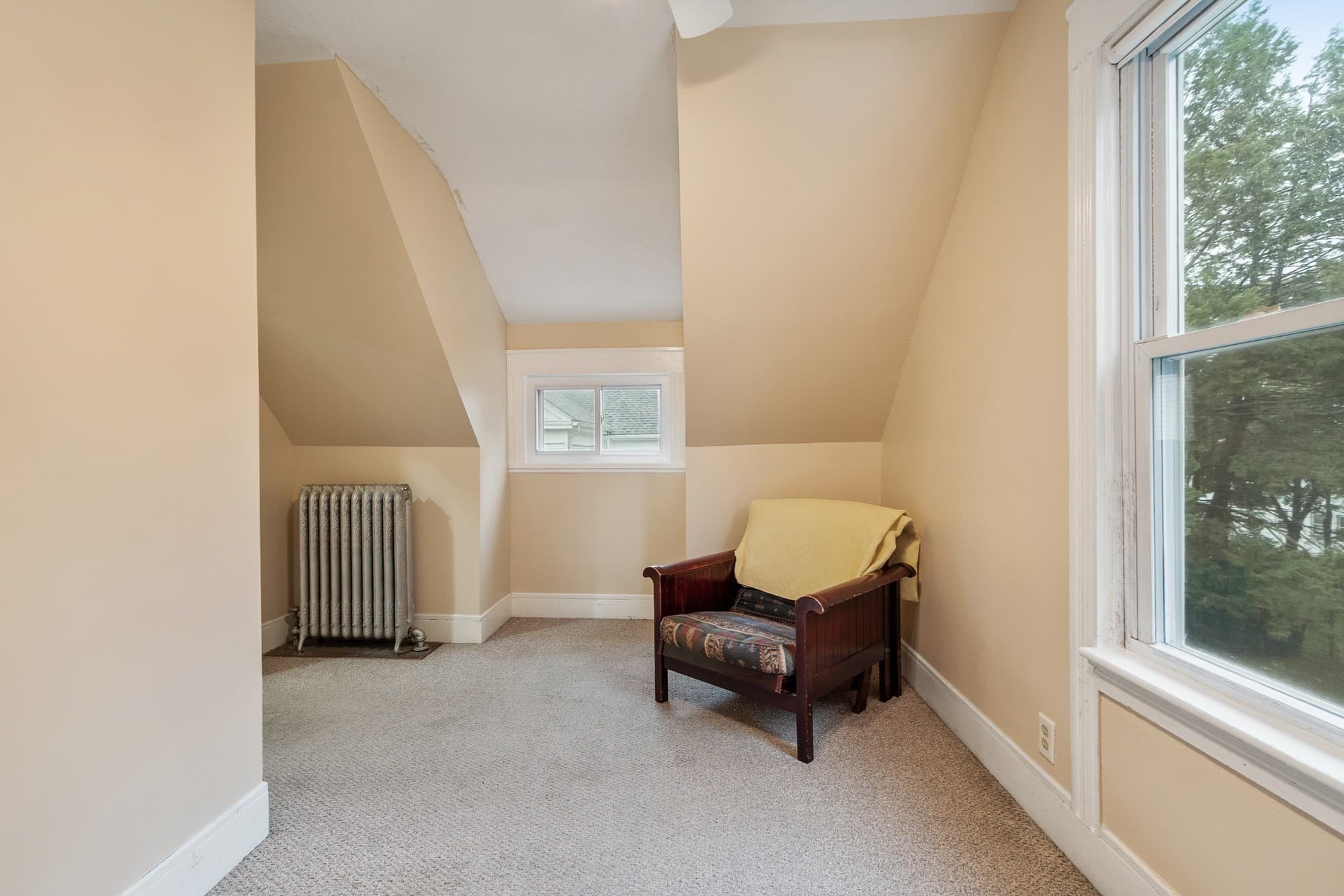 Single Family Residence at 10 Byron St, Haverhill MA 01835, Haverhill, photo 32 of 42