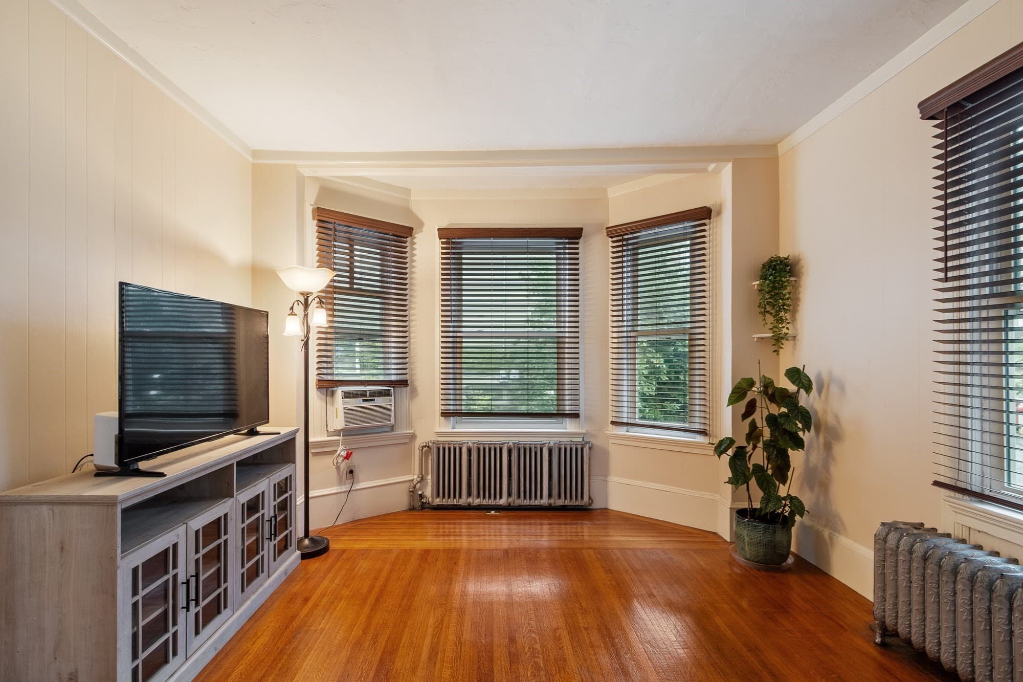 Single Family Residence at 10 Byron St, Haverhill MA 01835, Haverhill, photo 10 of 42