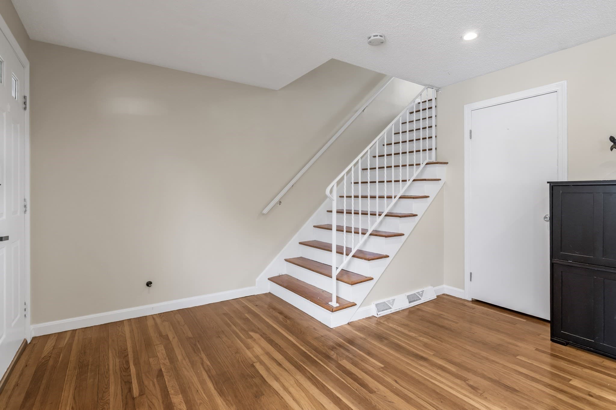 Condominium at 631 E Merrimack St # 631, Lowell MA 01852, Lowell, photo 7 of 30