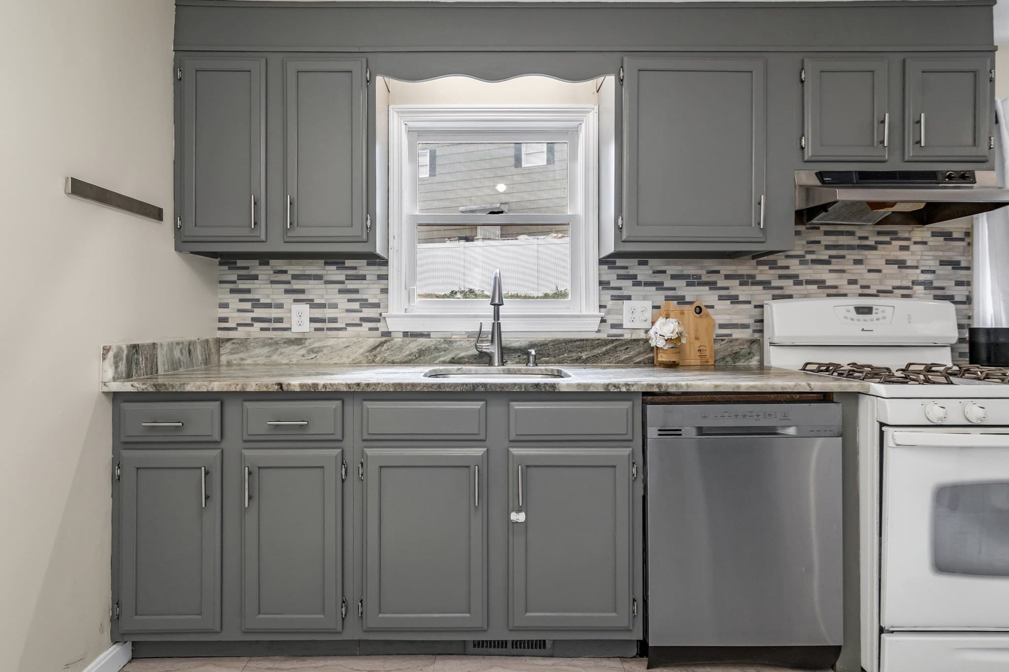 Condominium at 631 E Merrimack St # 631, Lowell MA 01852, Lowell, photo 15 of 30