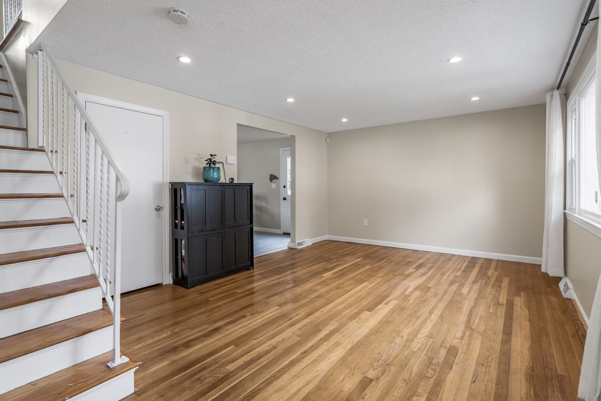 Condominium at 631 E Merrimack St # 631, Lowell MA 01852, Lowell, photo 4 of 30
