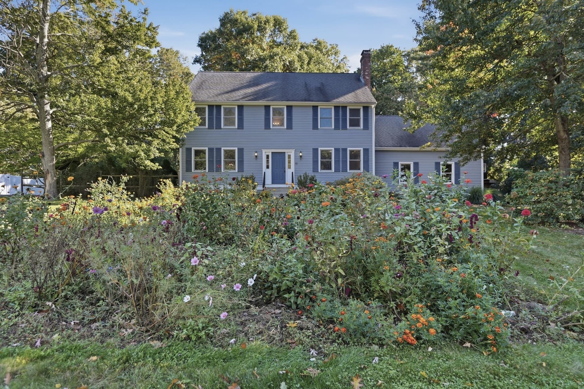 10 Kings Lane, Medway MA 02053