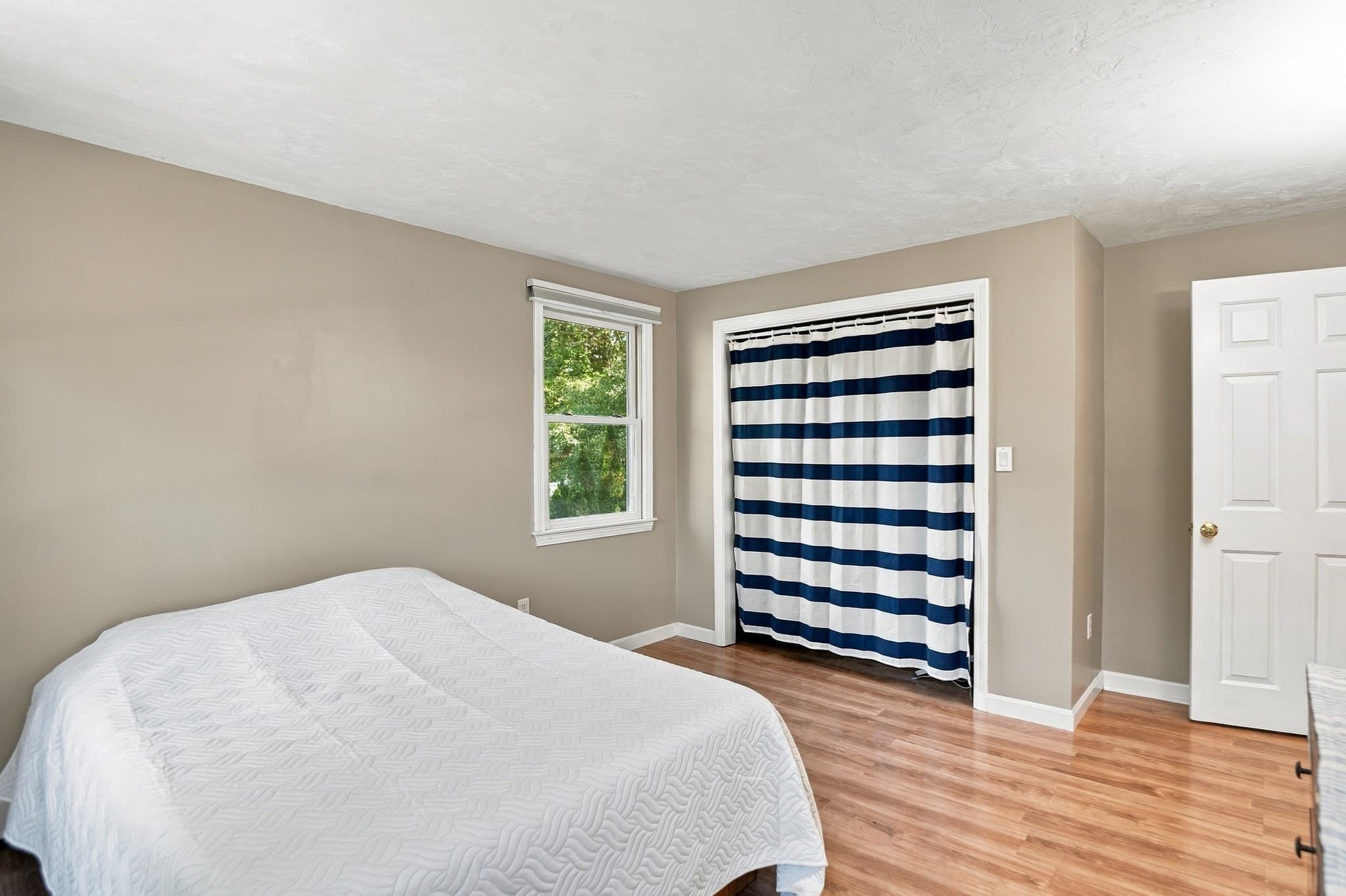 Single Family Residence at 10 Kings Lane, Medway MA 02053, Medway, photo 28 of 40