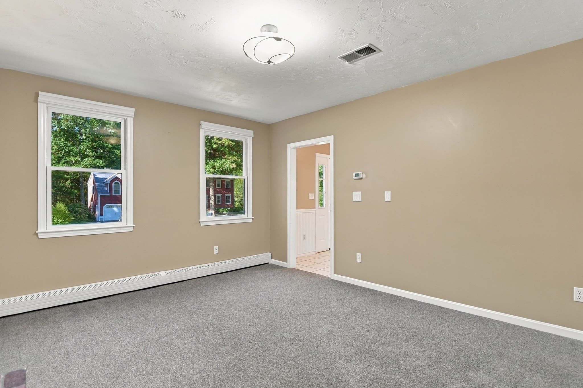 Single Family Residence at 10 Kings Lane, Medway MA 02053, Medway, photo 5 of 40