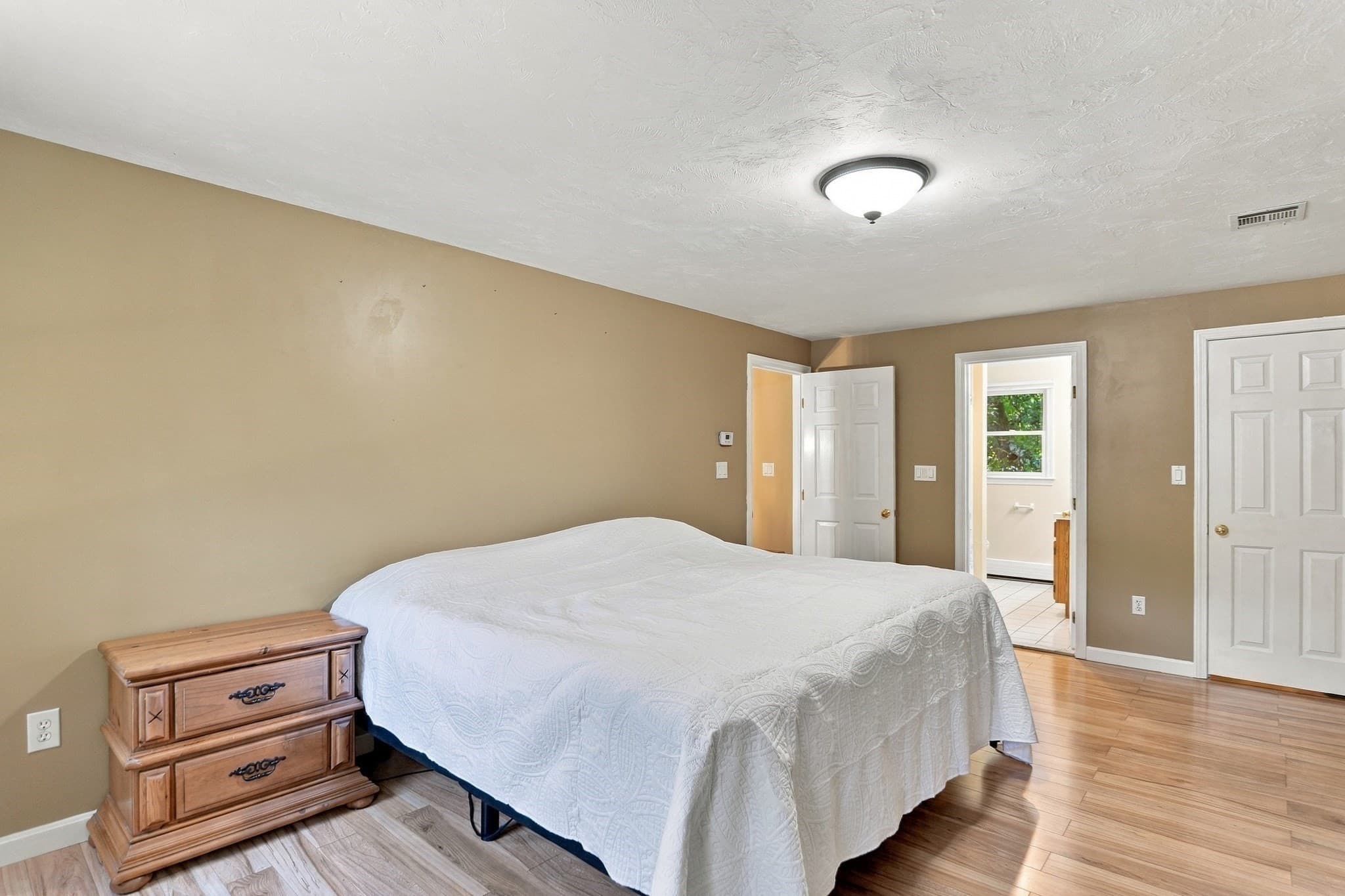 Single Family Residence at 10 Kings Lane, Medway MA 02053, Medway, photo 20 of 40