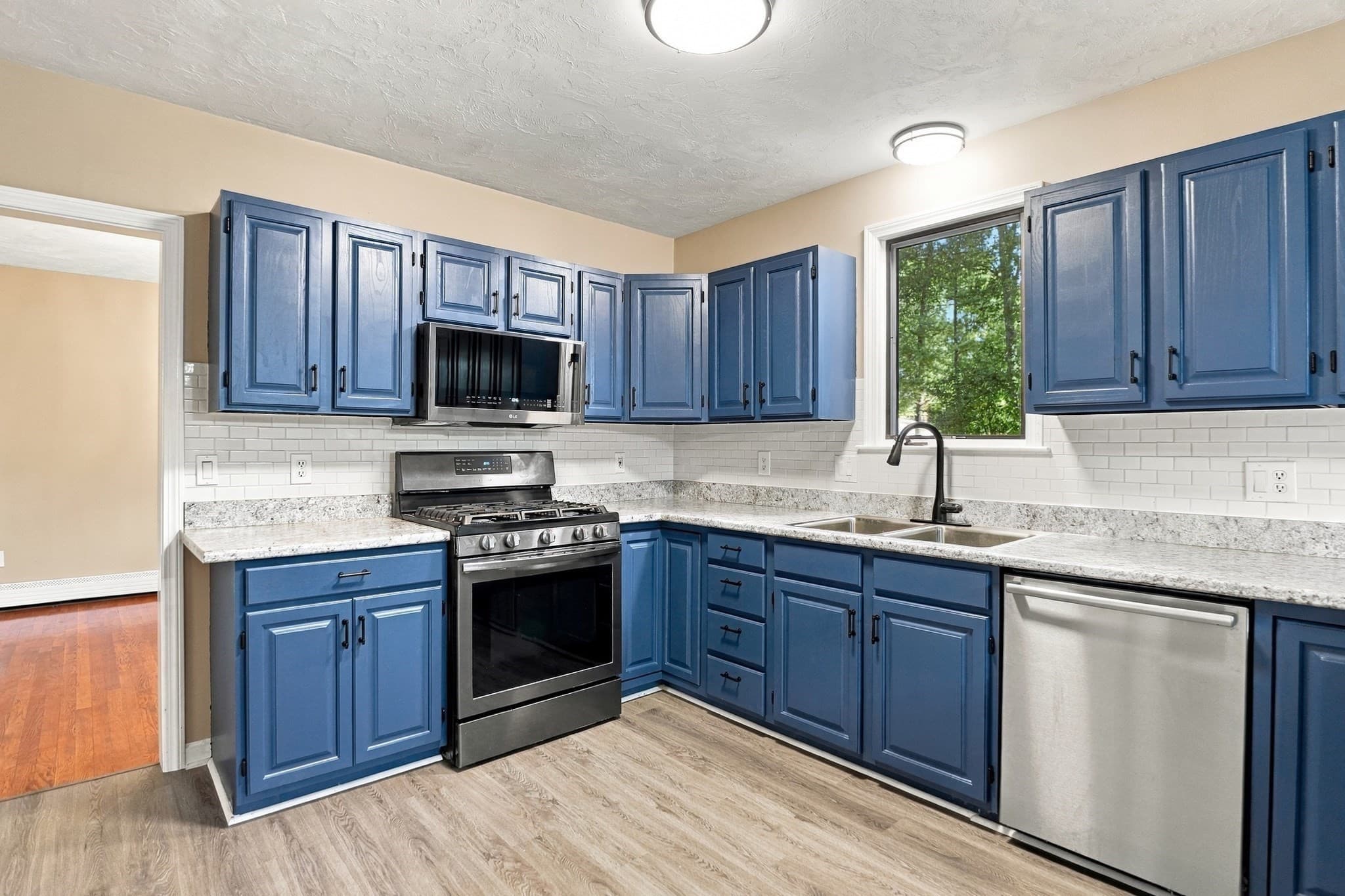 Single Family Residence at 10 Kings Lane, Medway MA 02053, Medway, photo 15 of 40
