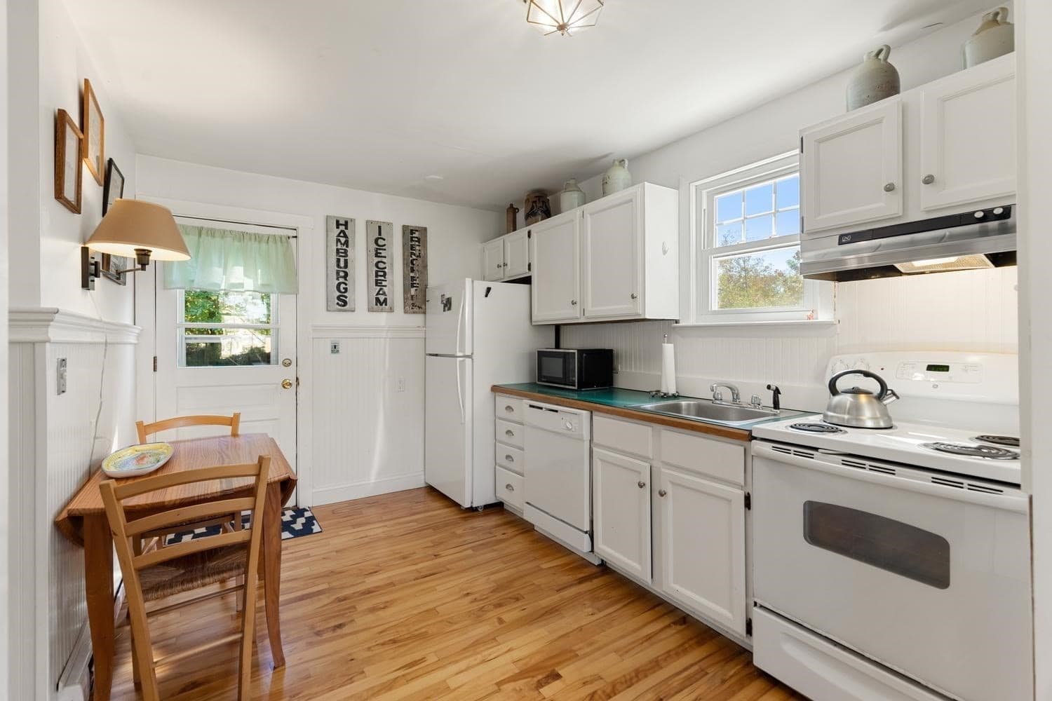 Single Family Residence at 8 Bayfield Road, Gloucester MA 01930, Gloucester, photo 12 of 38