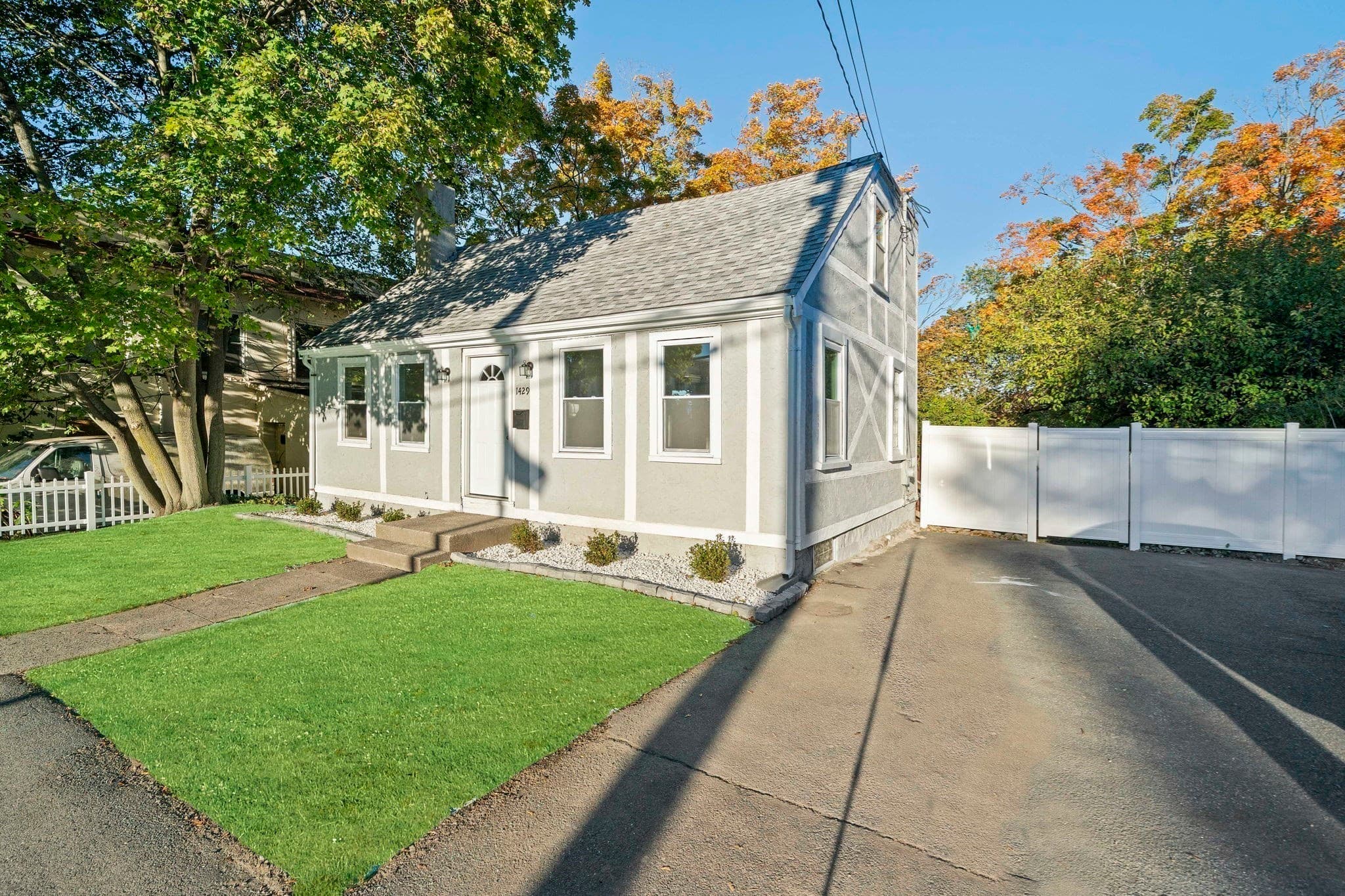 Single Family Residence at 1429 Pleasant Street, Weymouth MA 02189, Weymouth, photo 2 of 28