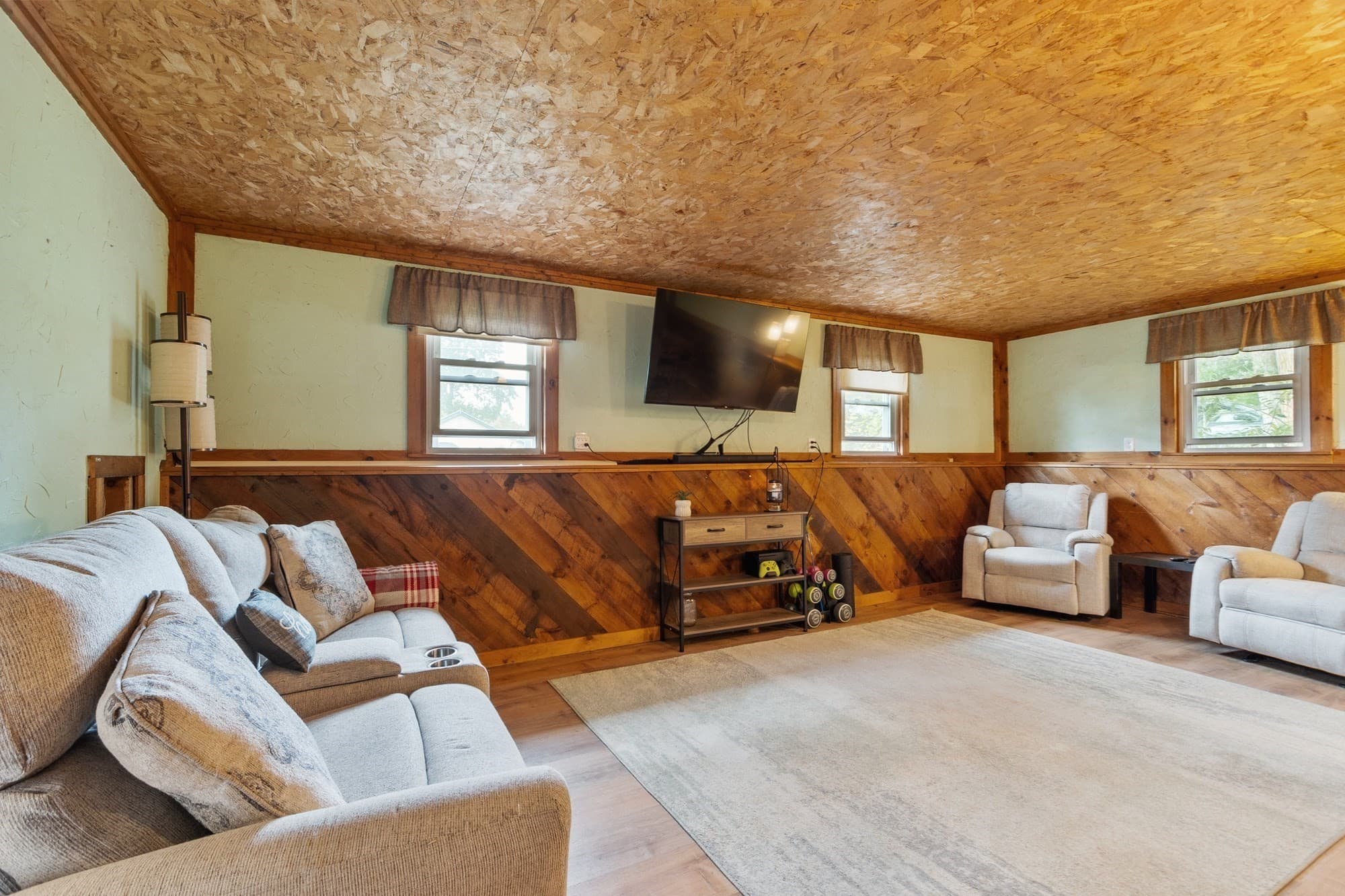Single Family Residence at 7 N Lakeview Rd, Norton MA 02766, Norton, photo 27 of 41