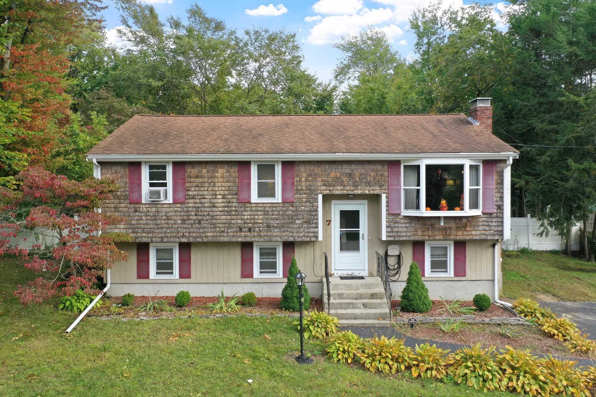 7 N Lakeview Rd, Norton MA 02766