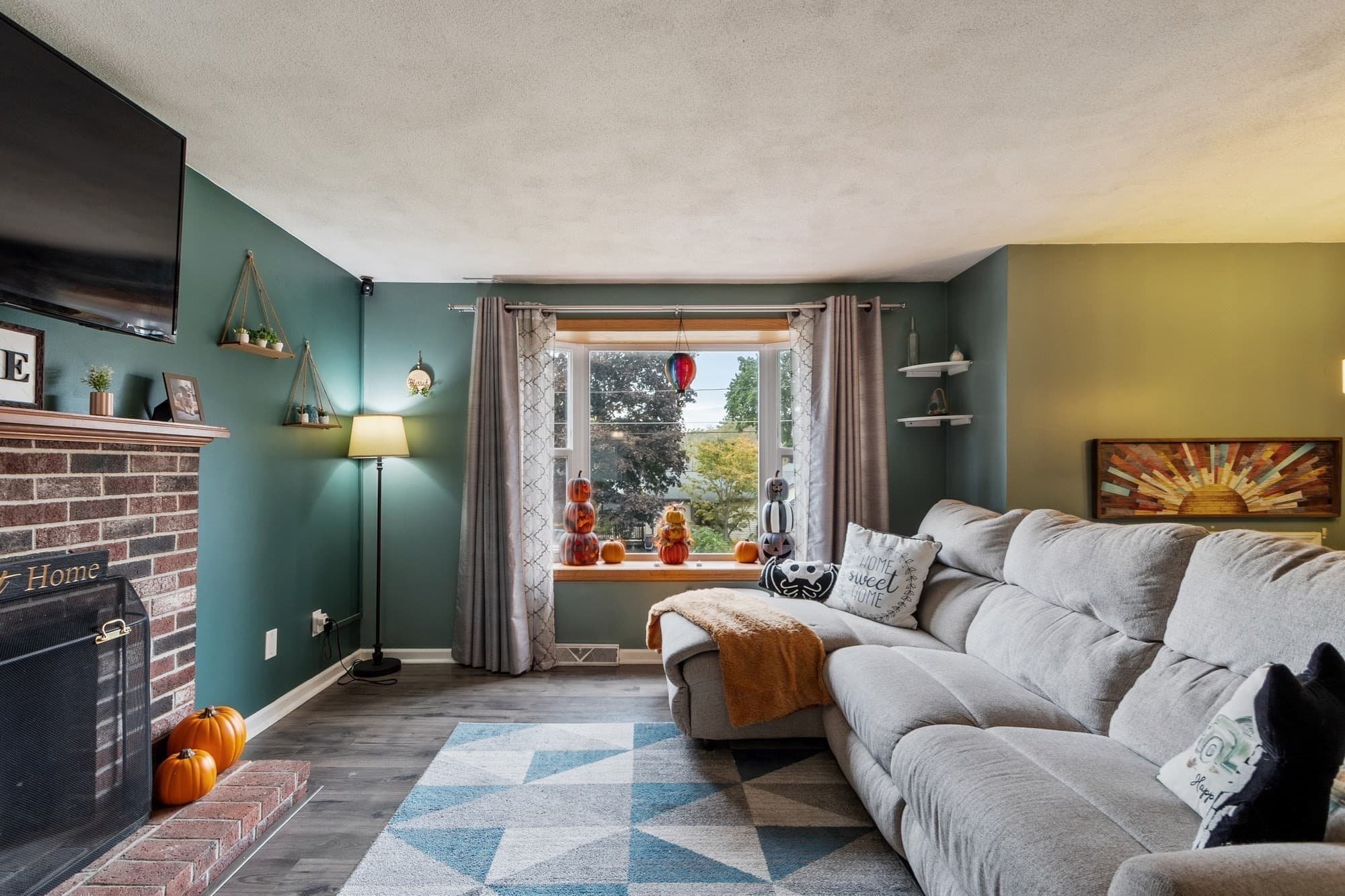 Single Family Residence at 7 N Lakeview Rd, Norton MA 02766, Norton, photo 5 of 41
