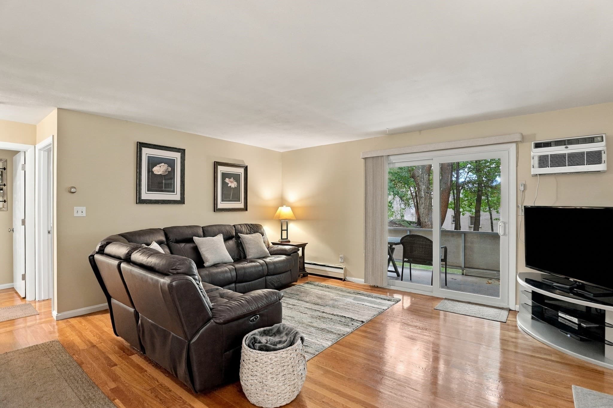 Condominium at 35 Jacqueline Road # D, Waltham MA 02452, Waltham, photo 6 of 26