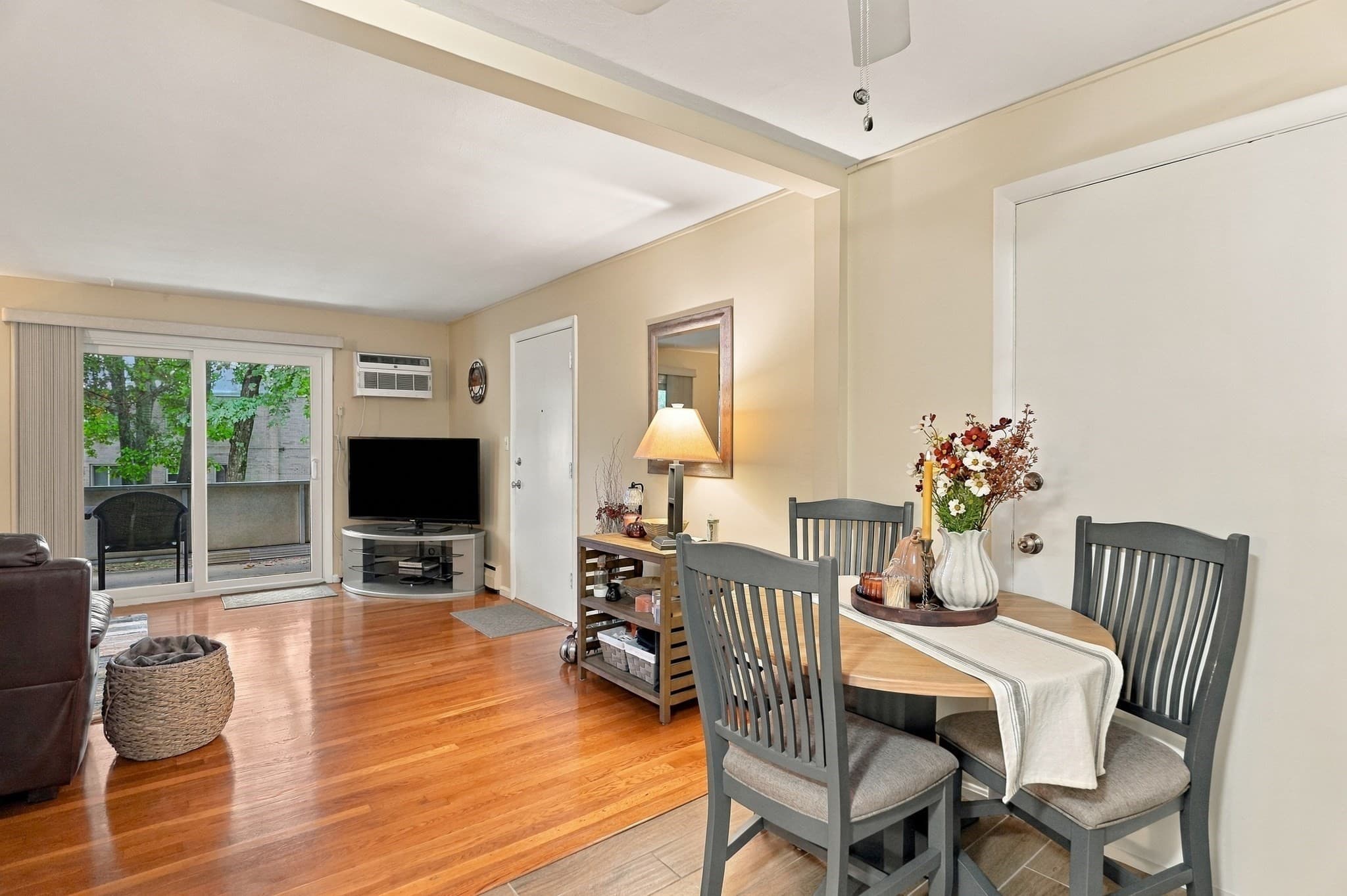 Condominium at 35 Jacqueline Road # D, Waltham MA 02452, Waltham, photo 11 of 26