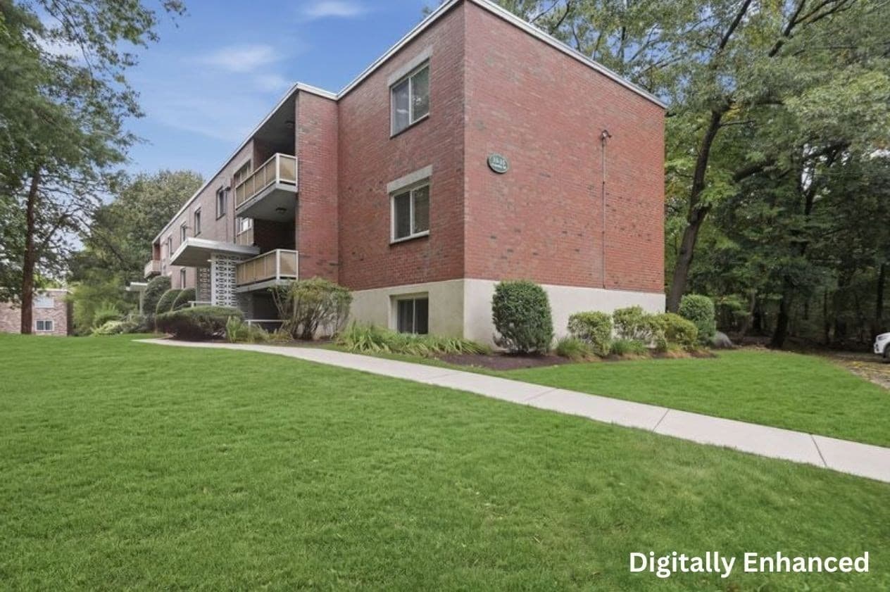 Condominium at 35 Jacqueline Road # D, Waltham MA 02452, Waltham, photo 4 of 26
