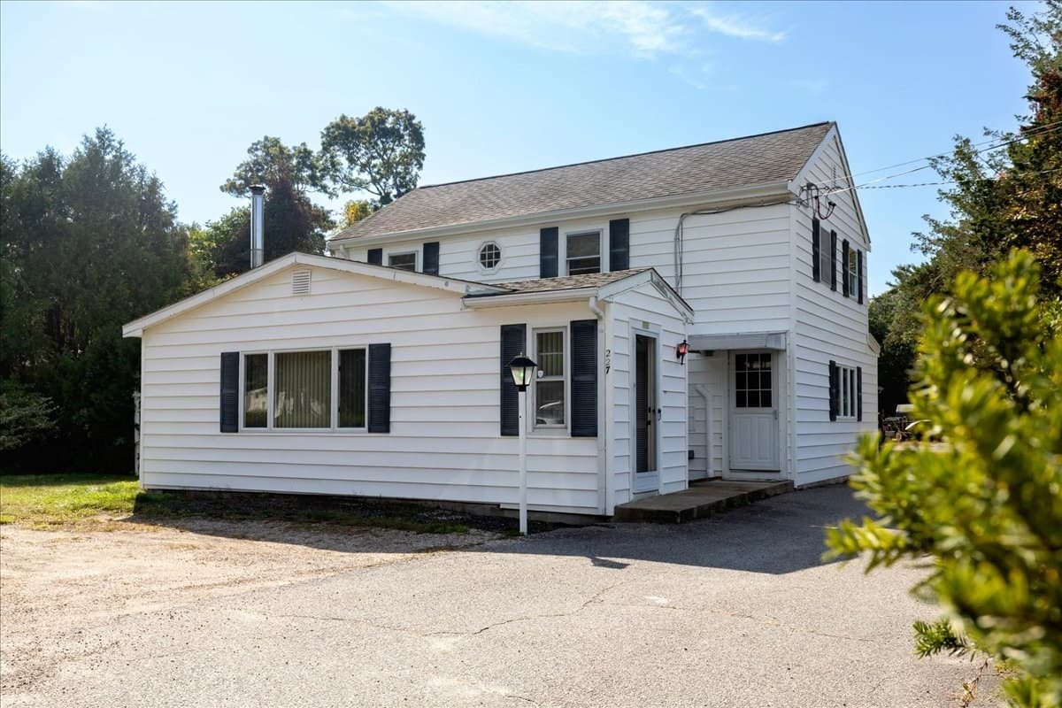 Single Family Residence at 227 Bumps River Rd, Barnstable MA 02655, Barnstable, photo 2 of 20