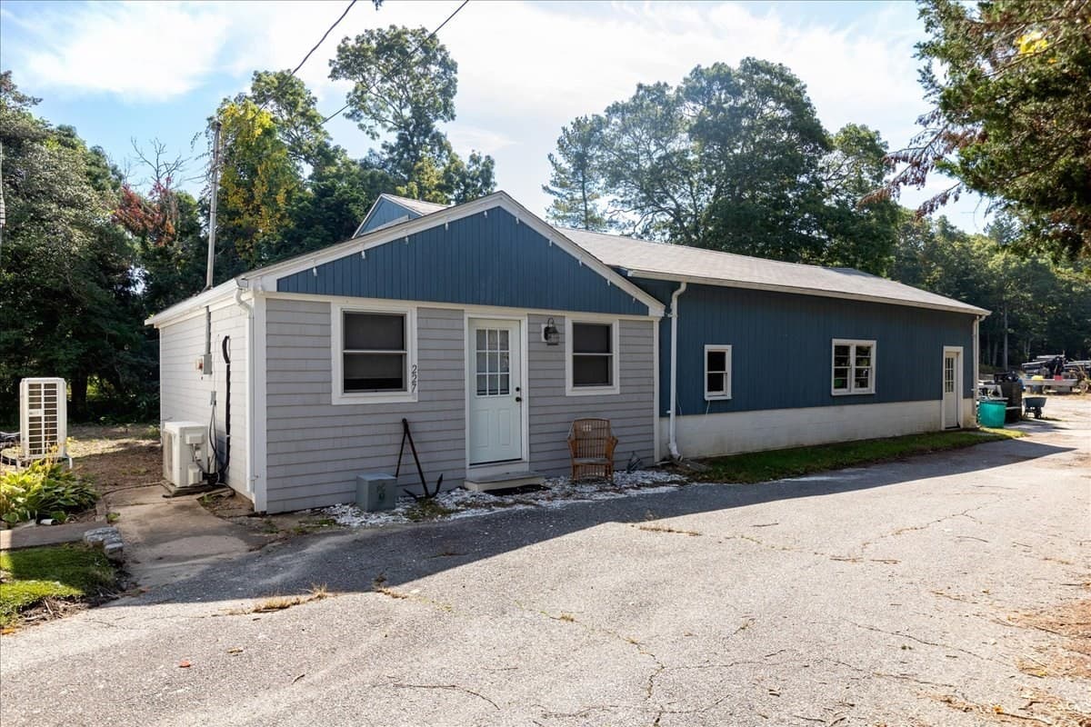 Single Family Residence at 227 Bumps River Rd, Barnstable MA 02655, Barnstable, photo 4 of 20