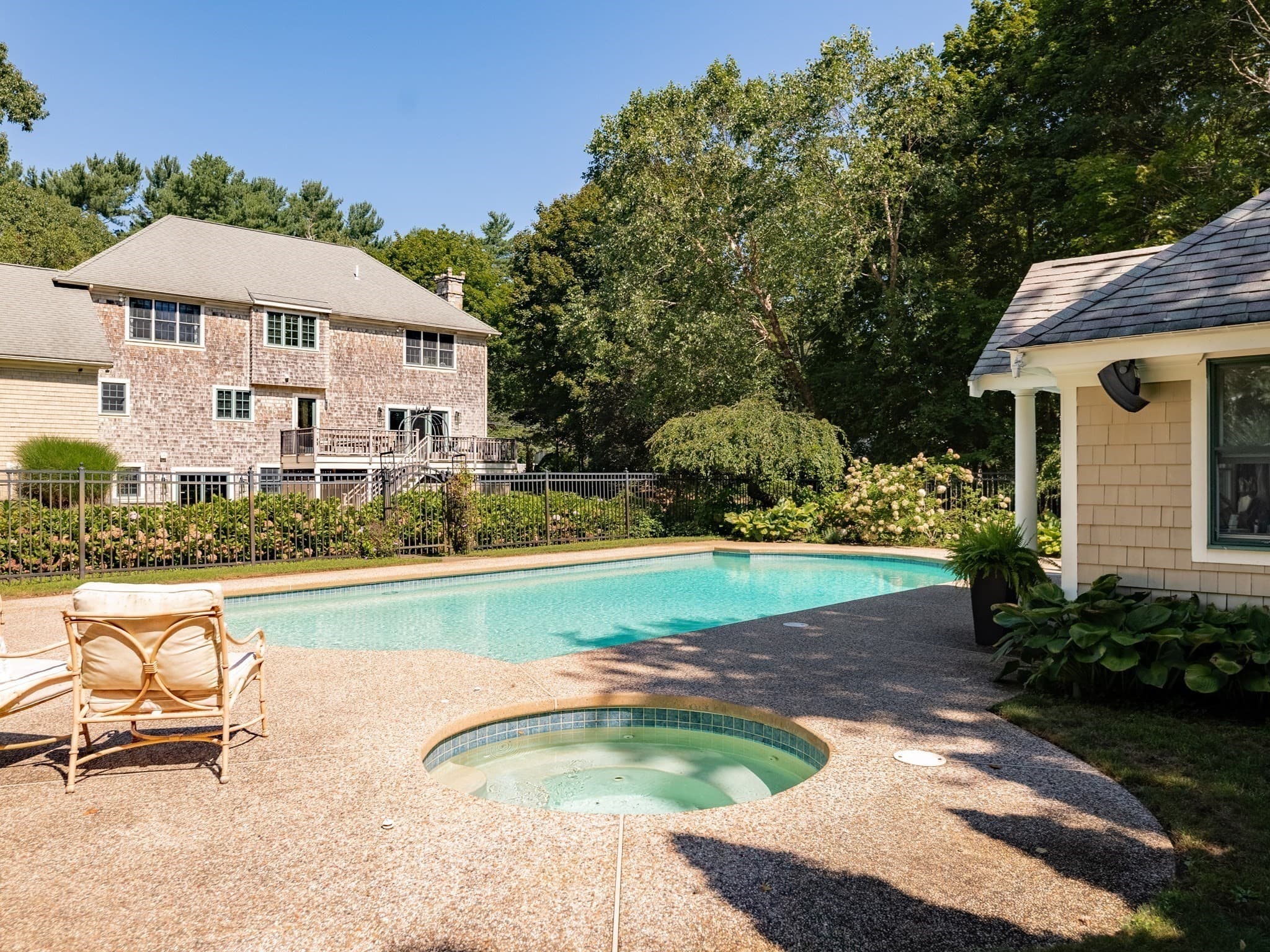 Single Family Residence at 347 Tremont St, Duxbury MA 02332, Duxbury, photo 2 of 42
