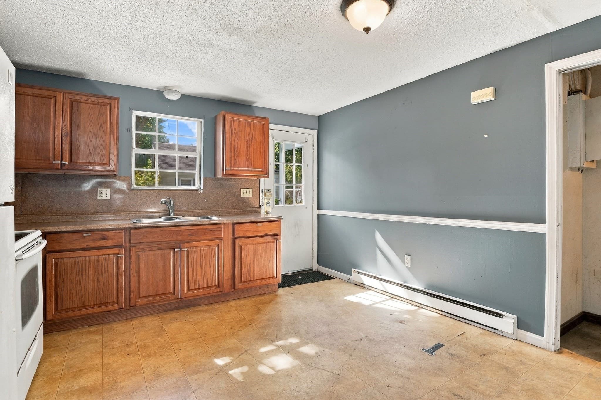 Duplex at 152-154 Dorset Street, Springfield MA 01108, Springfield, photo 5 of 28