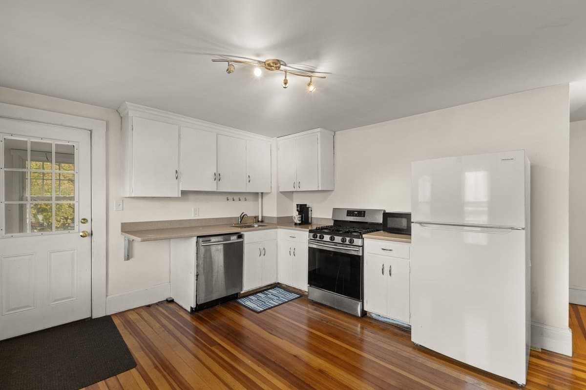 3 Family at 387 Washington St, Quincy MA 02169, Quincy, photo 11 of 32