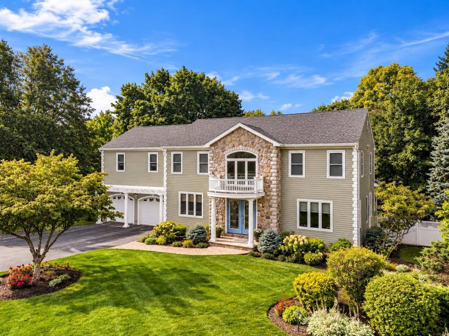 8 Hearthridge Dr, Canton MA 02021