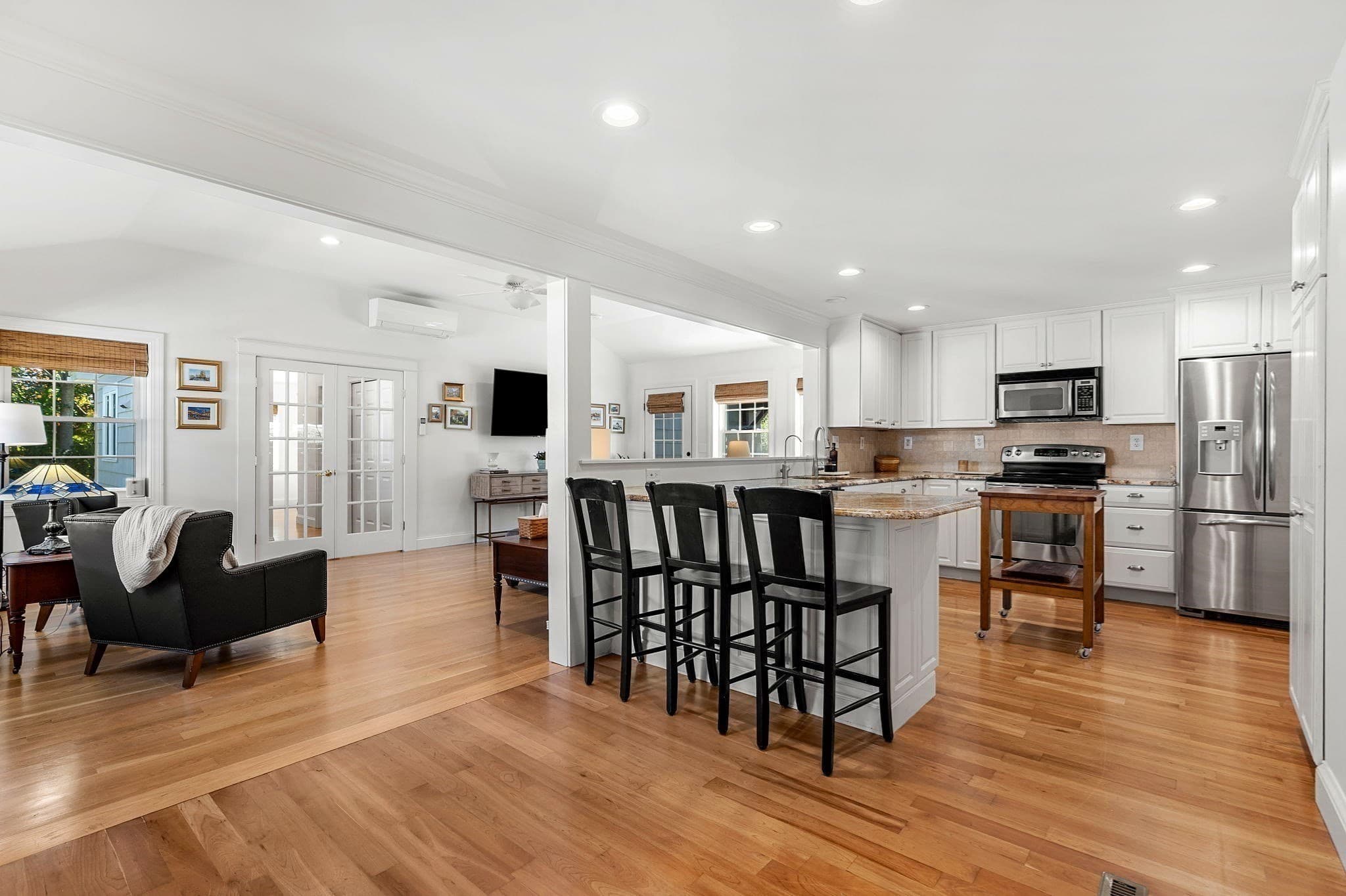 Single Family Residence at 29 Linwood St, Chelmsford MA 01824, Chelmsford, photo 6 of 42
