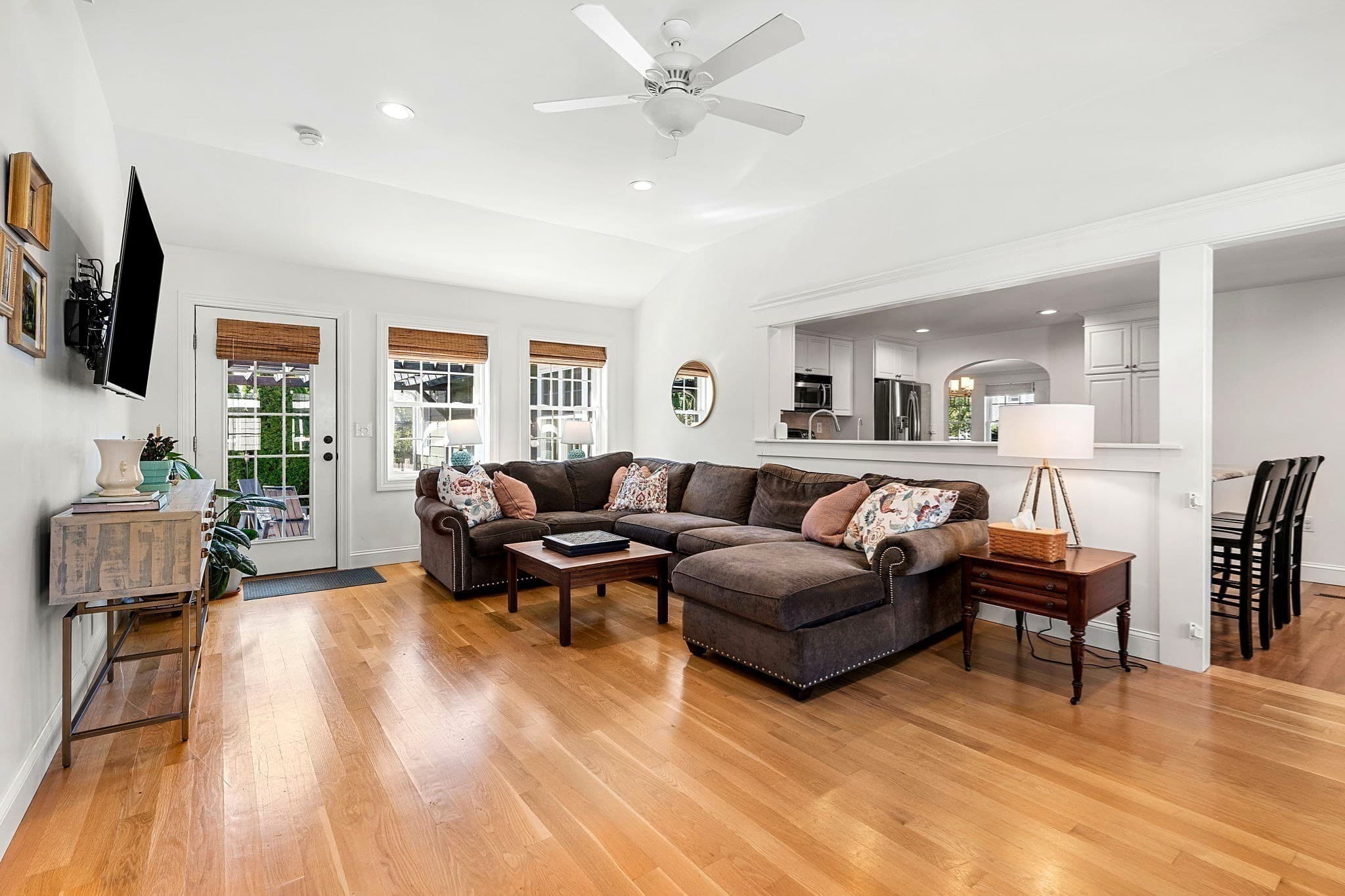 Single Family Residence at 29 Linwood St, Chelmsford MA 01824, Chelmsford, photo 16 of 42