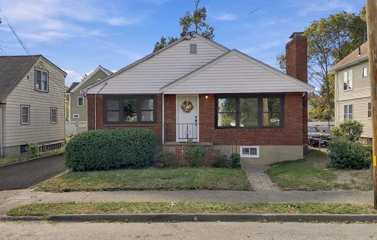 40 Dix Street, Waltham MA 02453