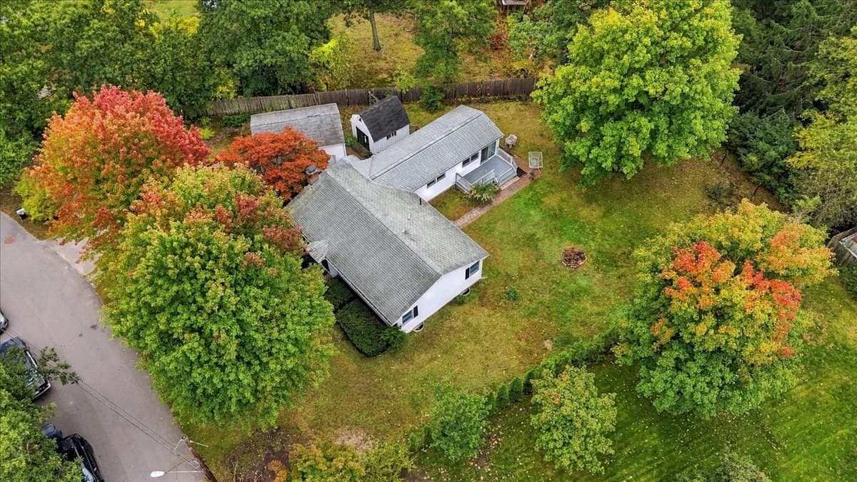 Single Family Residence at 25 Oakview Cir, Medway MA 02053, Medway, photo 6 of 34