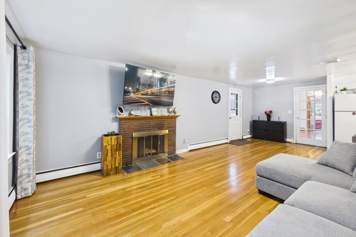 Single Family Residence at 25 Oakview Cir, Medway MA 02053, Medway, photo 11 of 34