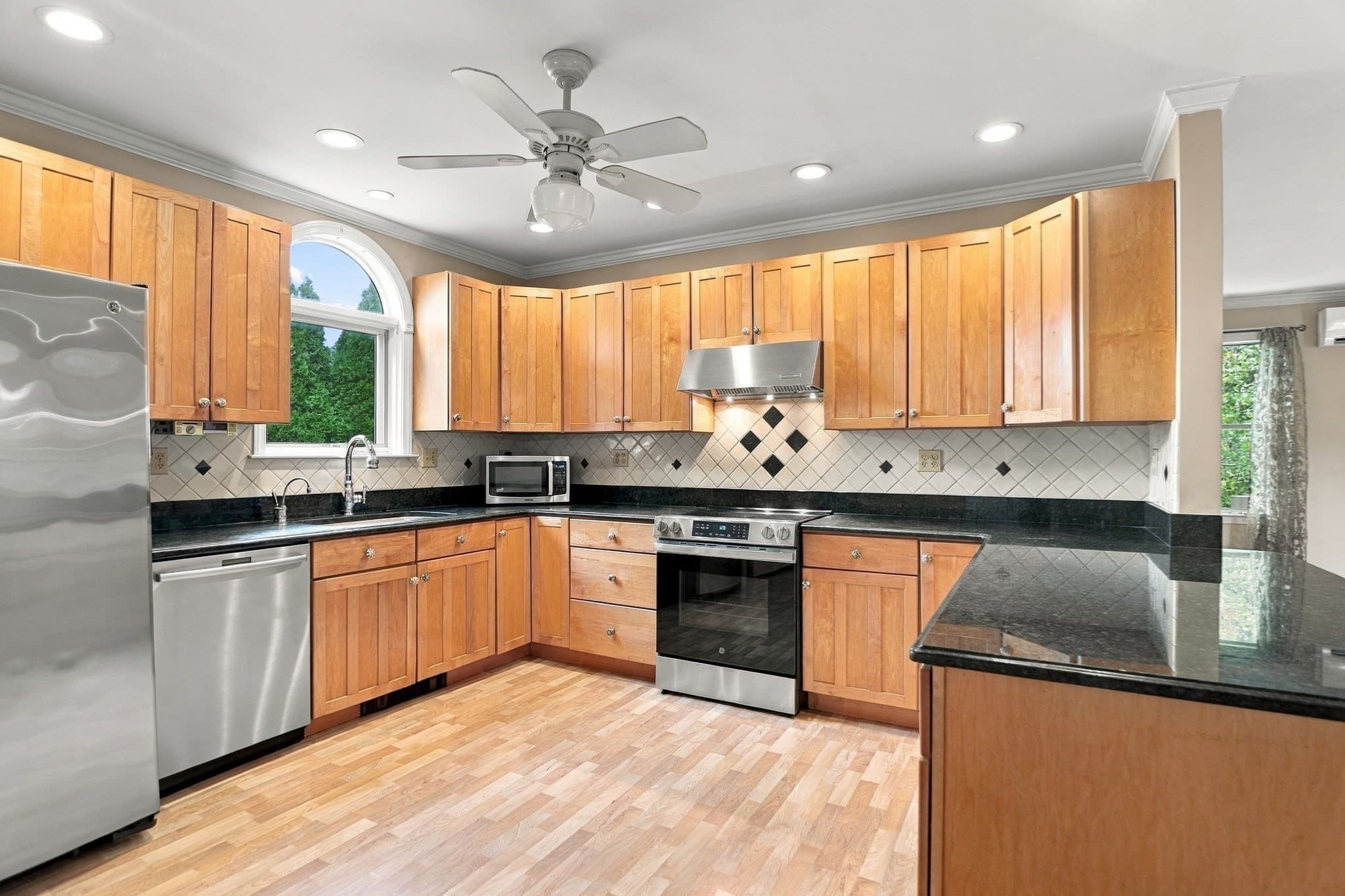 Single Family Residence at 12 Exeter Street, Marlborough MA 01752, Marlborough, photo 13 of 40