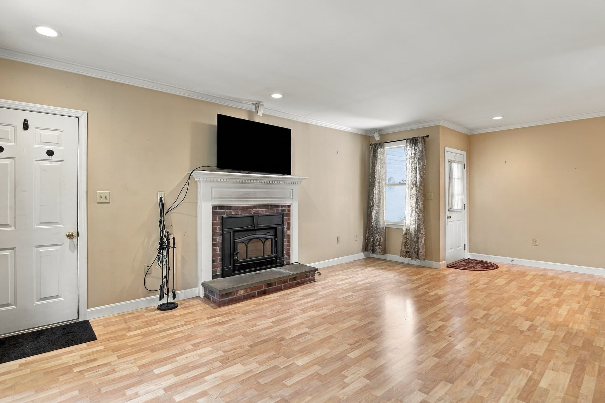 Single Family Residence at 12 Exeter Street, Marlborough MA 01752, Marlborough, photo 10 of 40