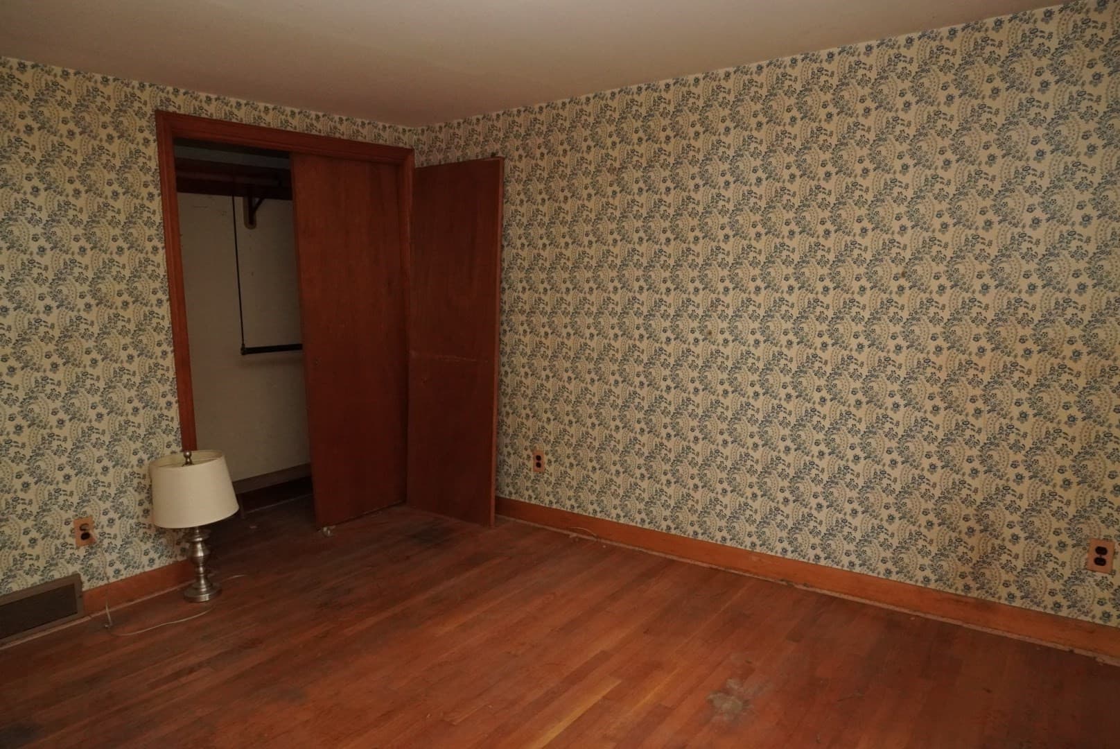 Single Family Residence at 280 Oak St, Halifax MA 02338, Halifax, photo 6 of 18