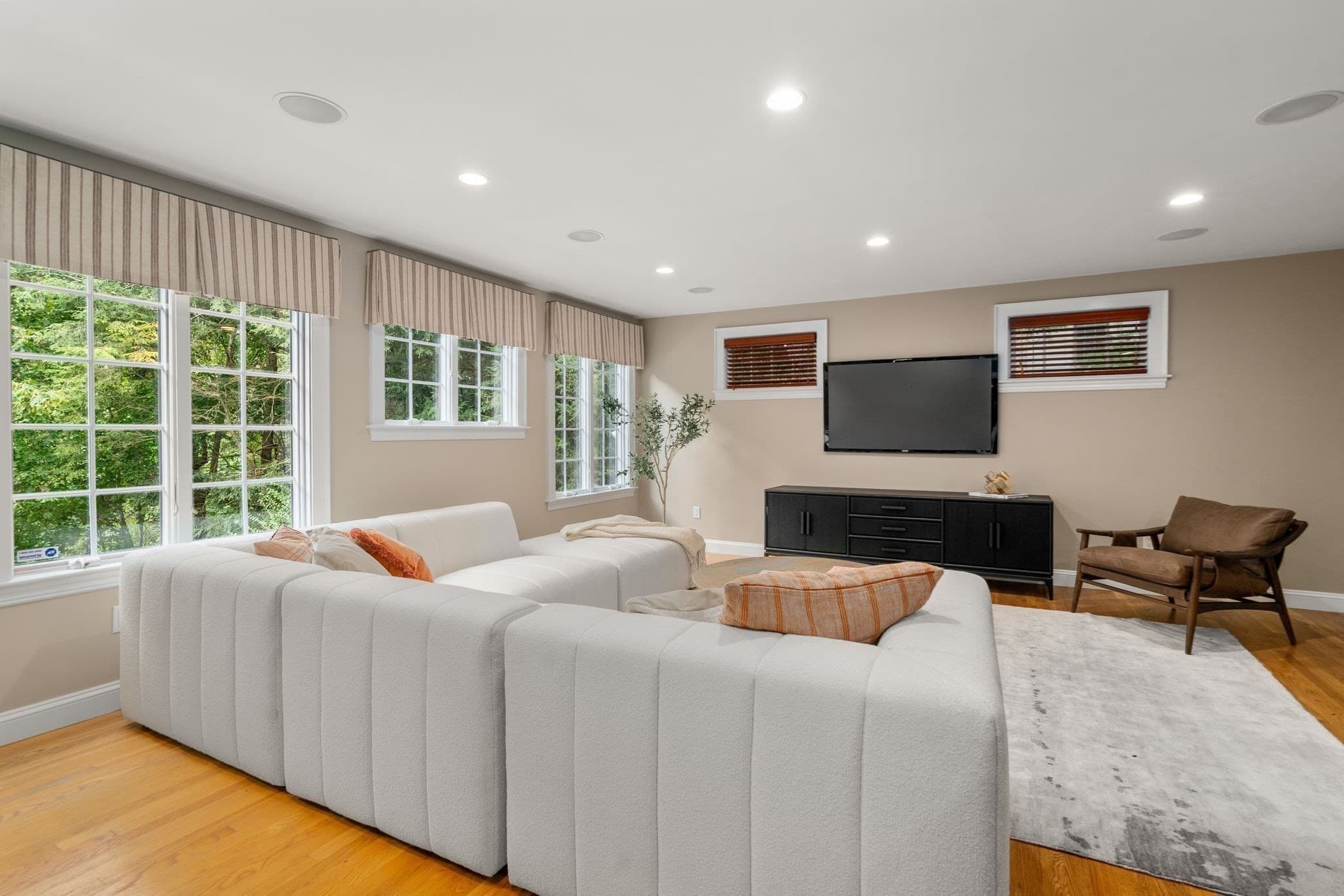 Single Family Residence at 42 Sheridan Rd, Wellesley MA 02481, Wellesley, photo 7 of 27
