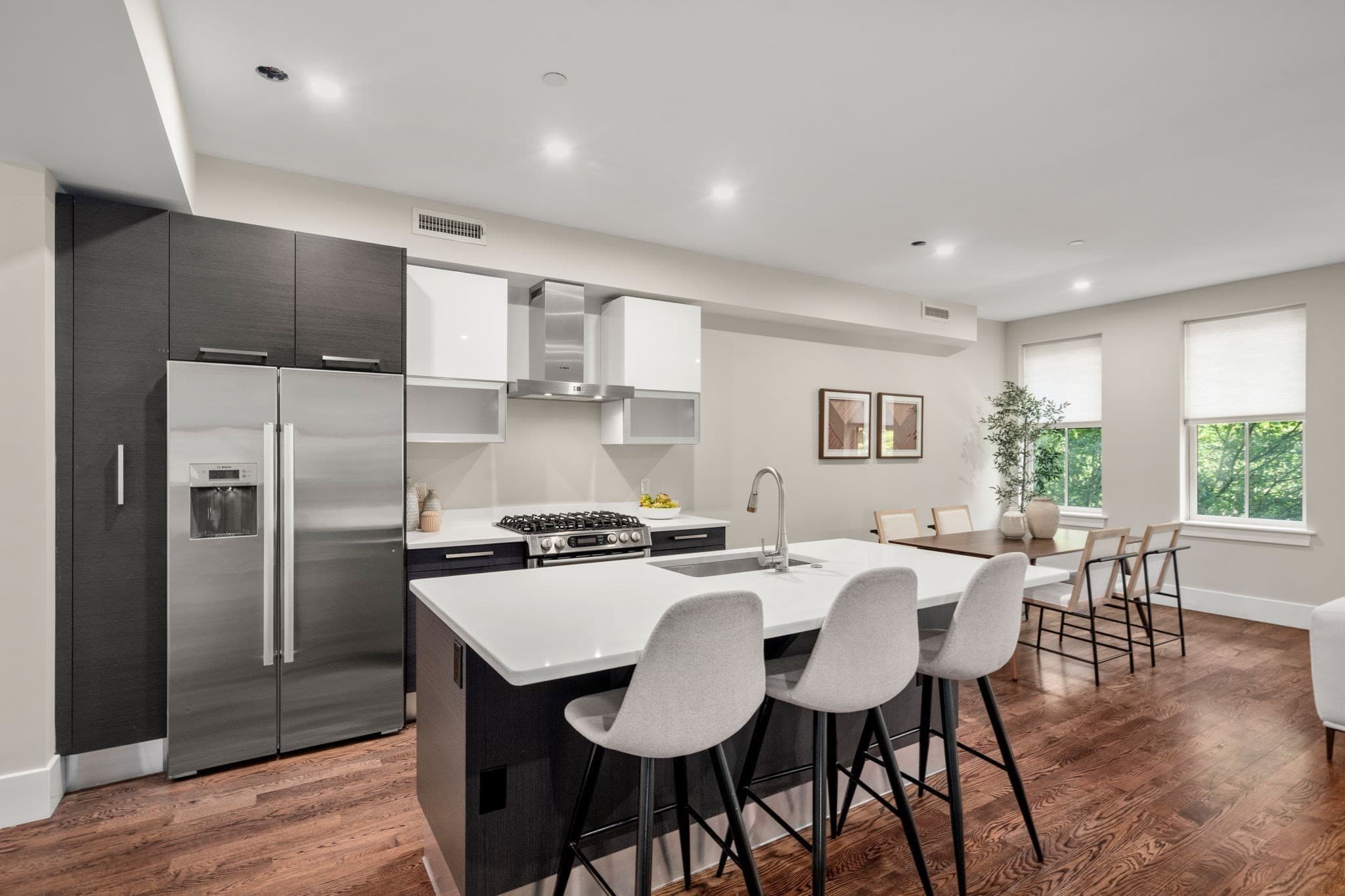 Condominium at 10 St George # 402, Boston MA 02118, Boston, photo 4 of 14