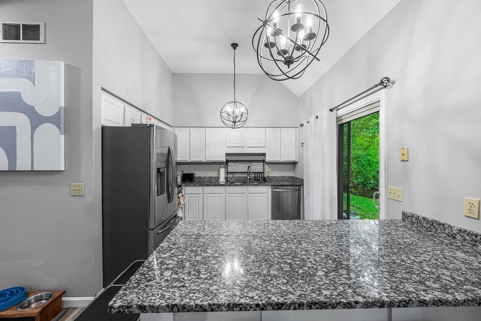 Single Family Residence at 96 Beechwood Dr, Haverhill MA 01832, Haverhill, photo 13 of 35