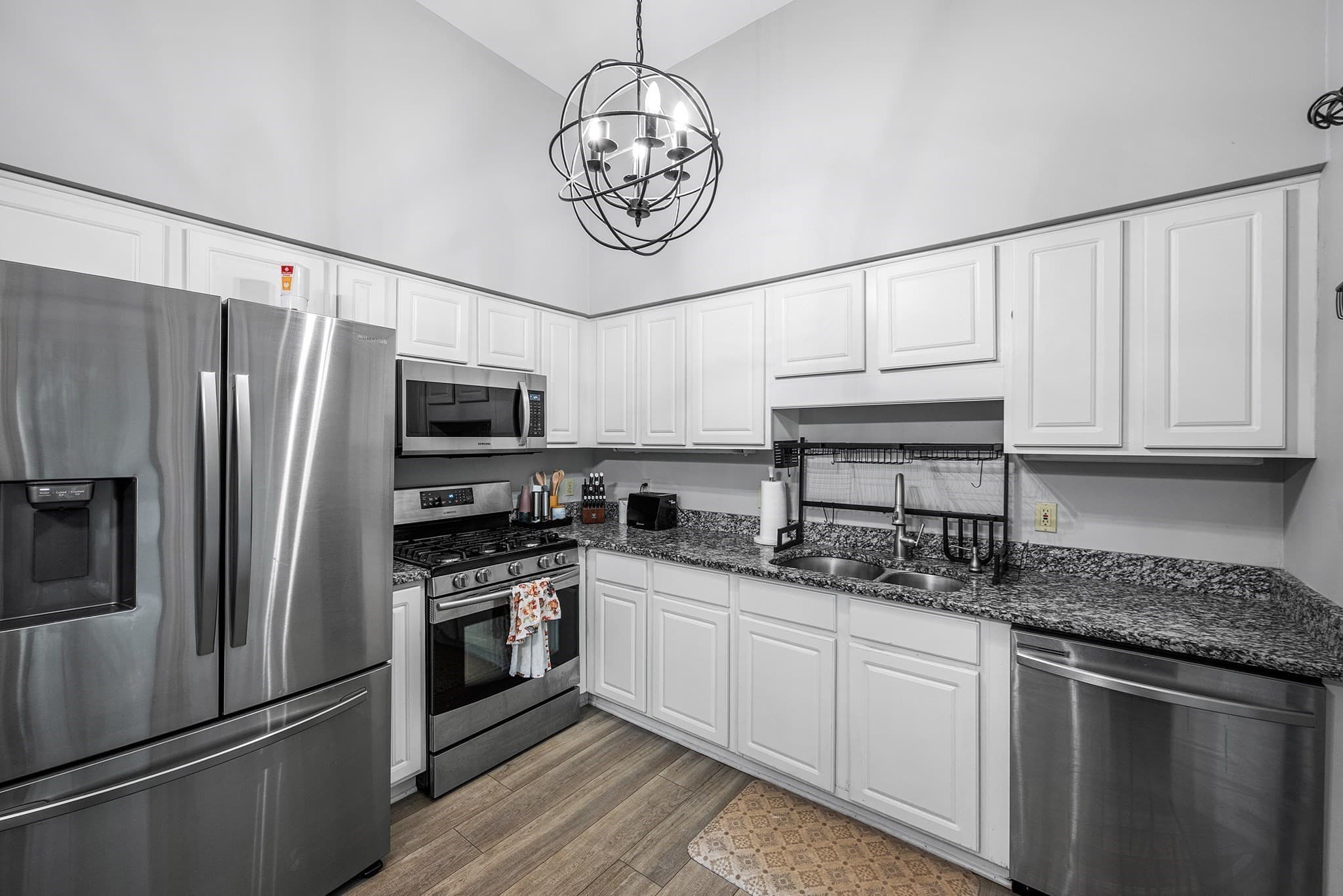 Single Family Residence at 96 Beechwood Dr, Haverhill MA 01832, Haverhill, photo 9 of 35