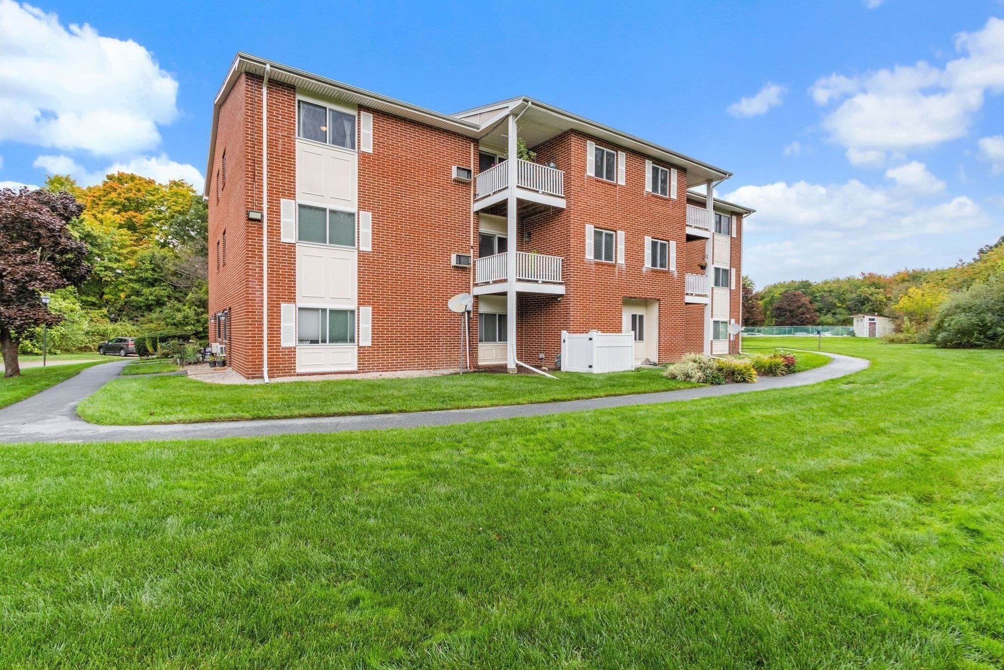 Condominium at 22 Dailey St # L, Attleboro MA 02703, Attleboro, photo 3 of 28