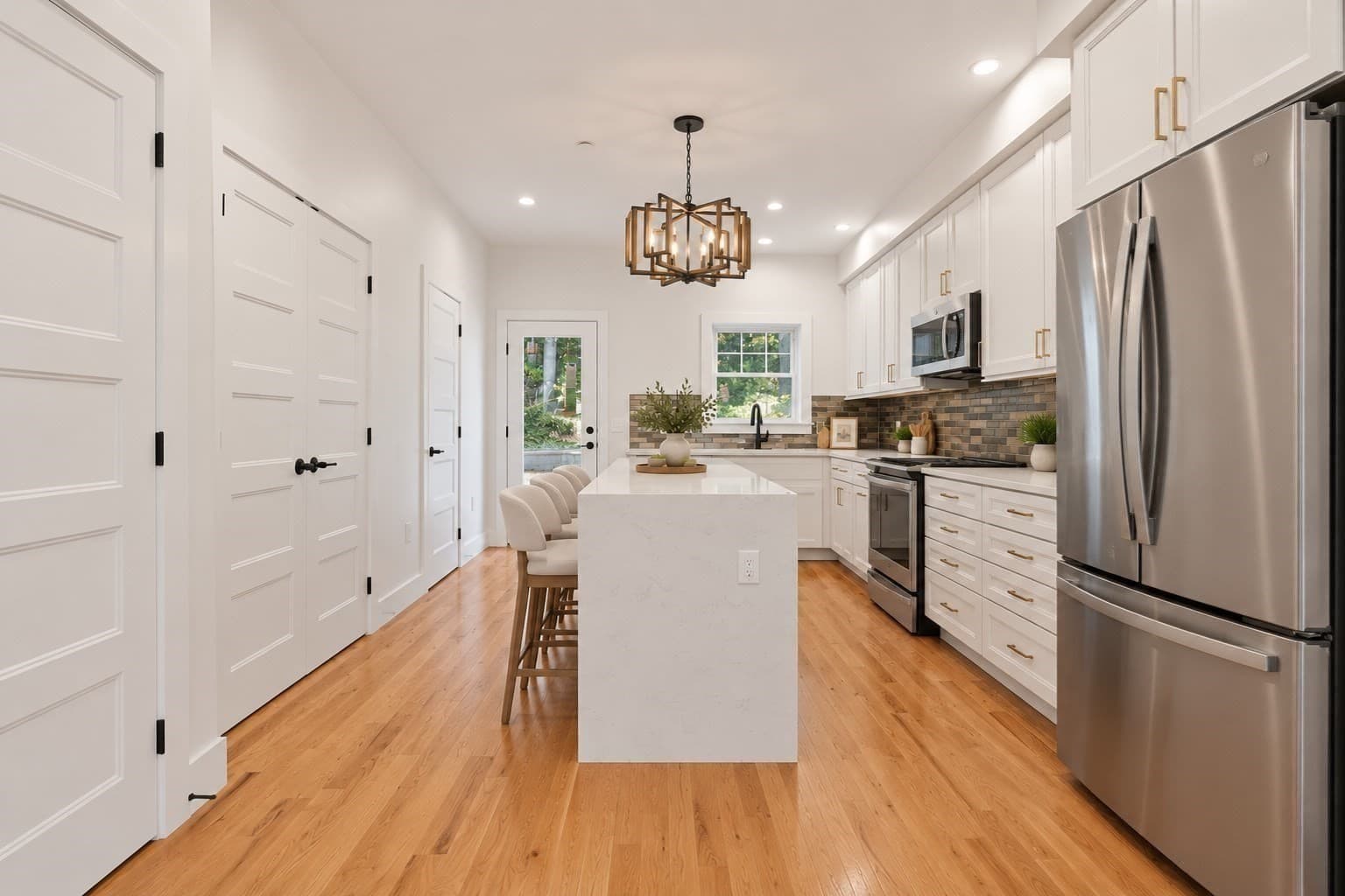 Condominium at 36 Linwood Ave # 36, Melrose MA 02176, Melrose, photo 10 of 41
