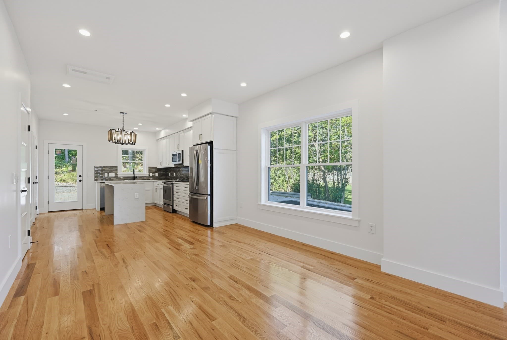Condominium at 36 Linwood Ave # 36, Melrose MA 02176, Melrose, photo 8 of 41