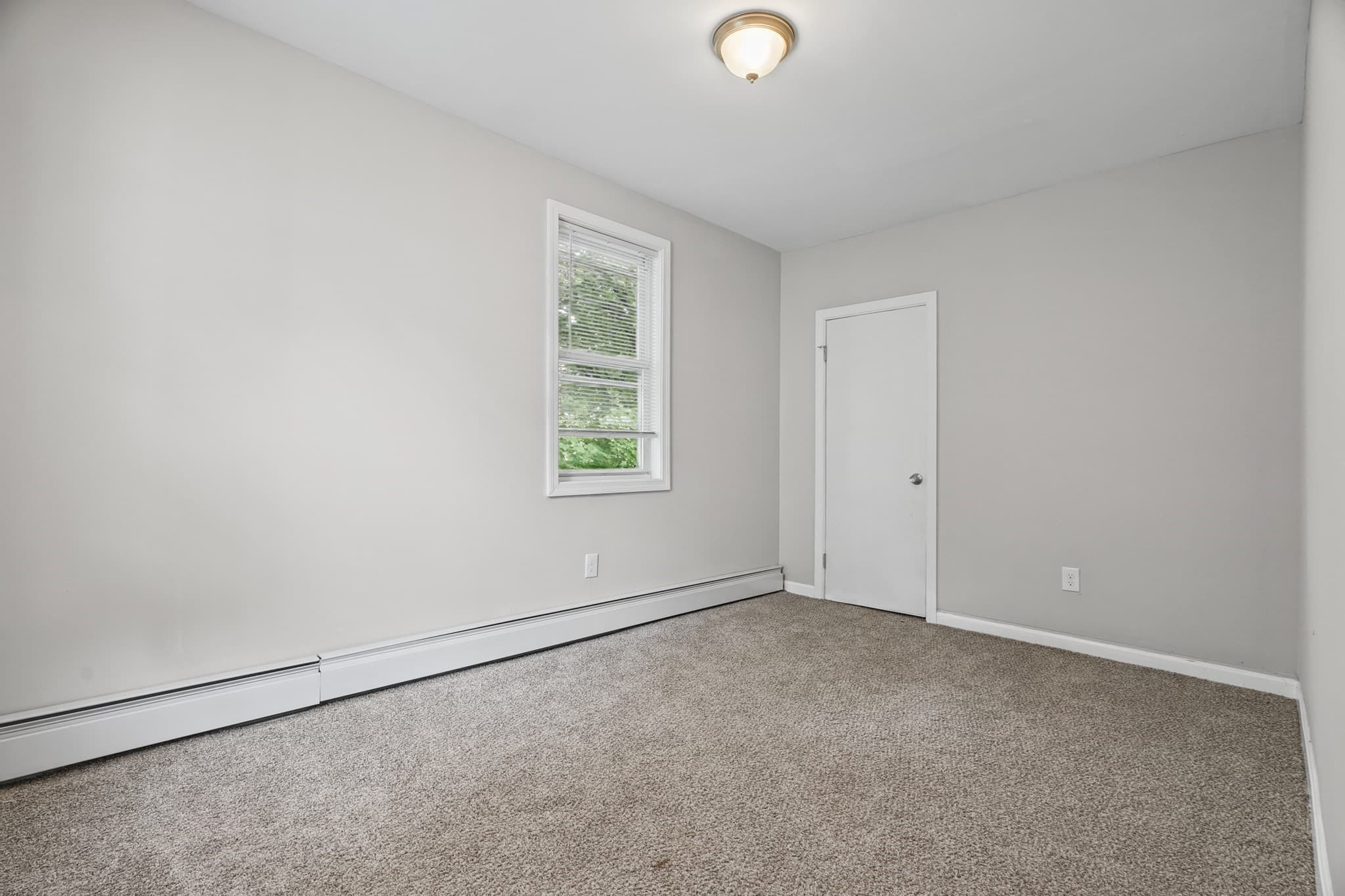Condominium at 31 Calhoun # 2, Everett MA 02149, photo 11 of 17
