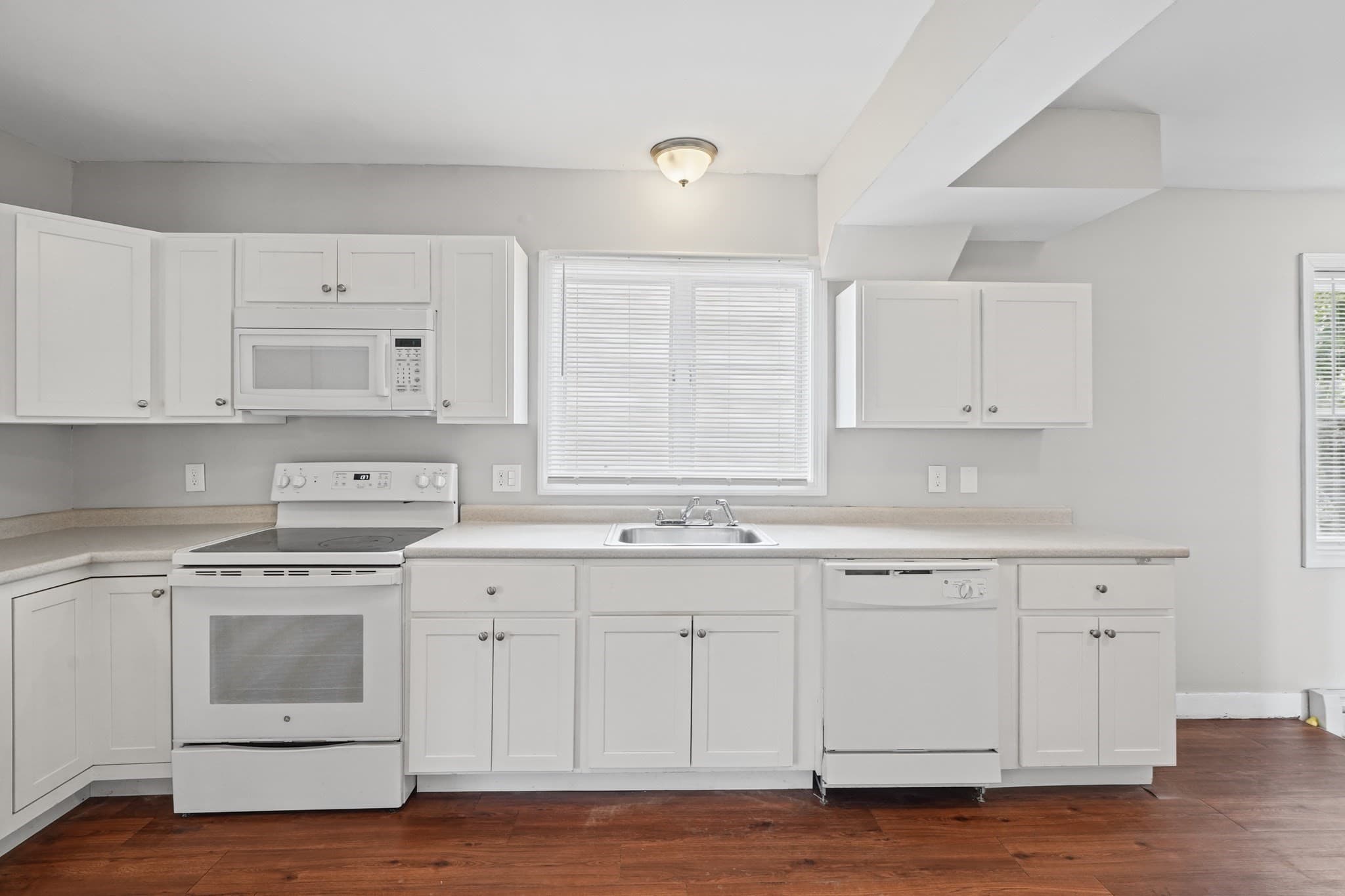 Condominium at 31 Calhoun # 2, Everett MA 02149, photo 4 of 17